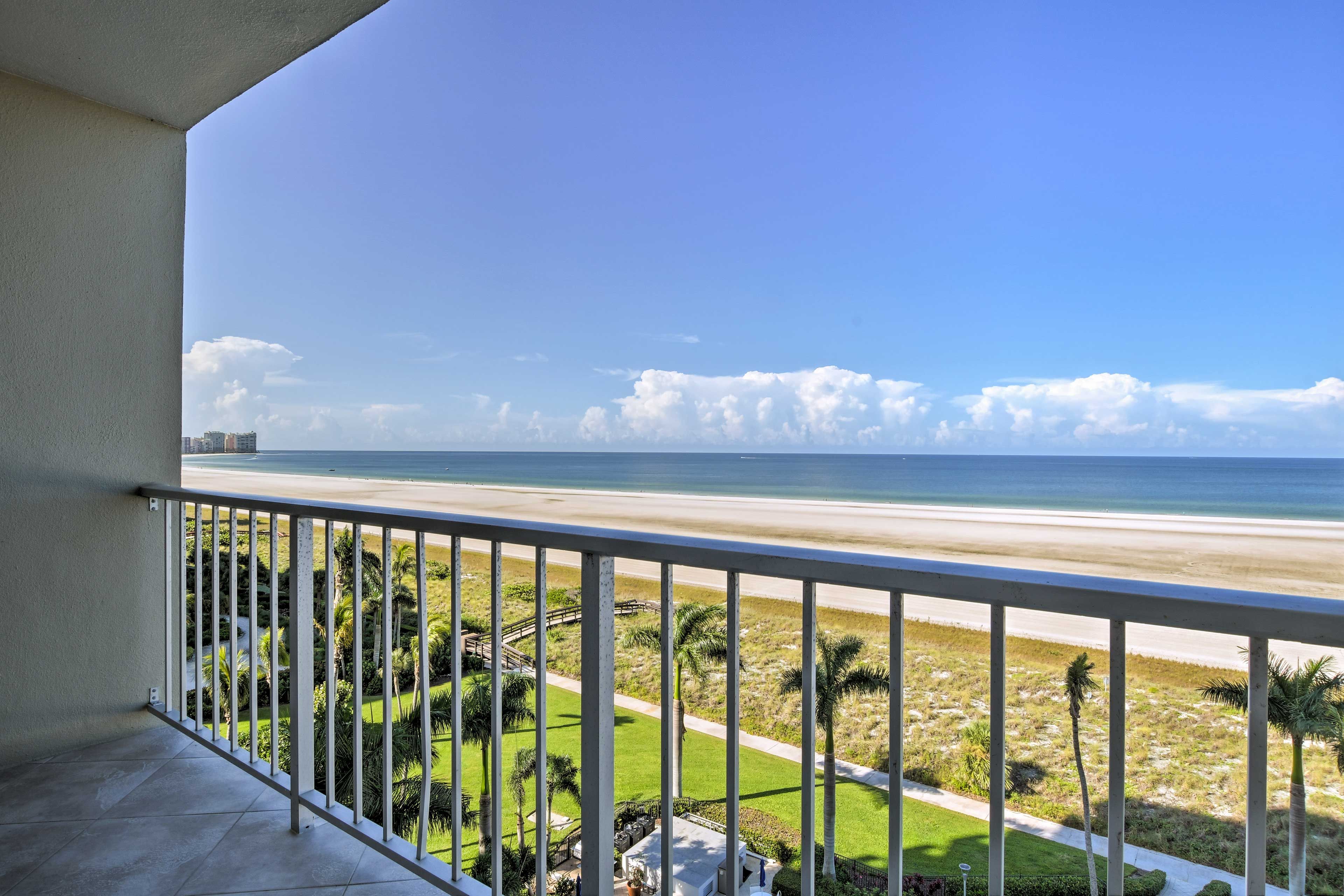 Enjoy direct access to the beach!