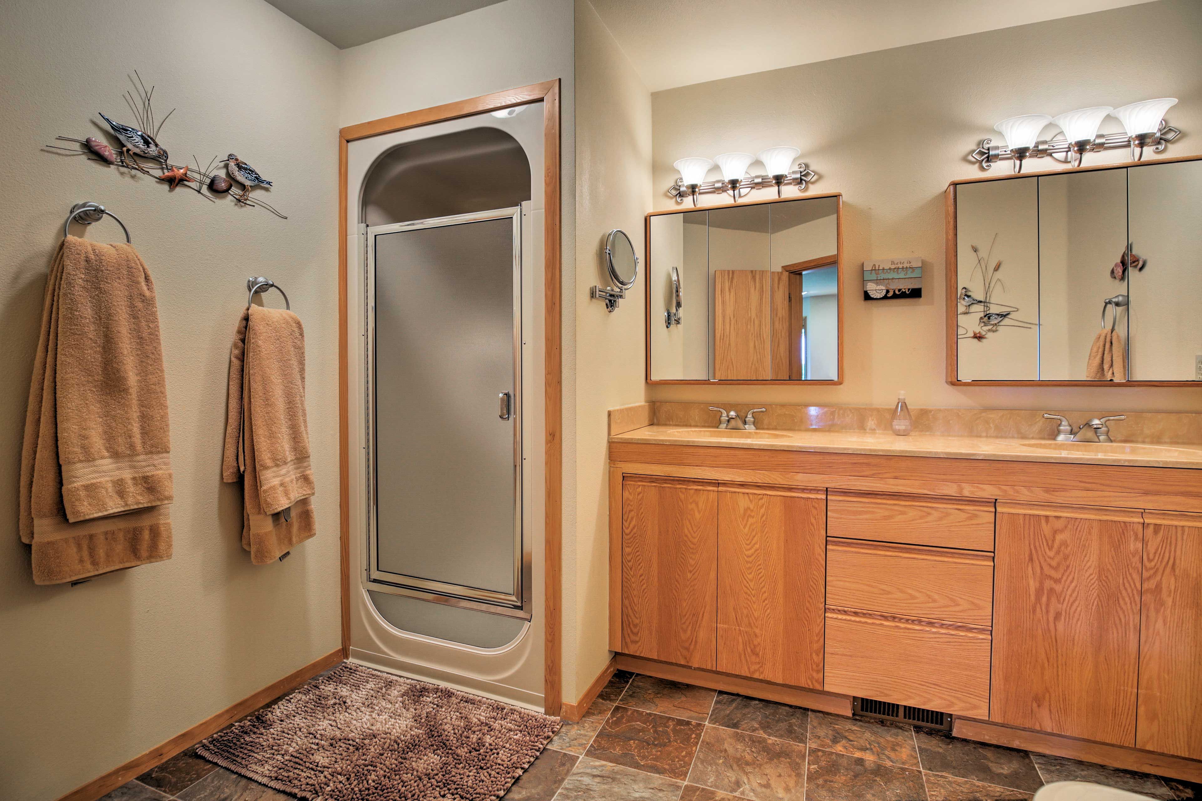 En-Suite Bathroom | Lower Level