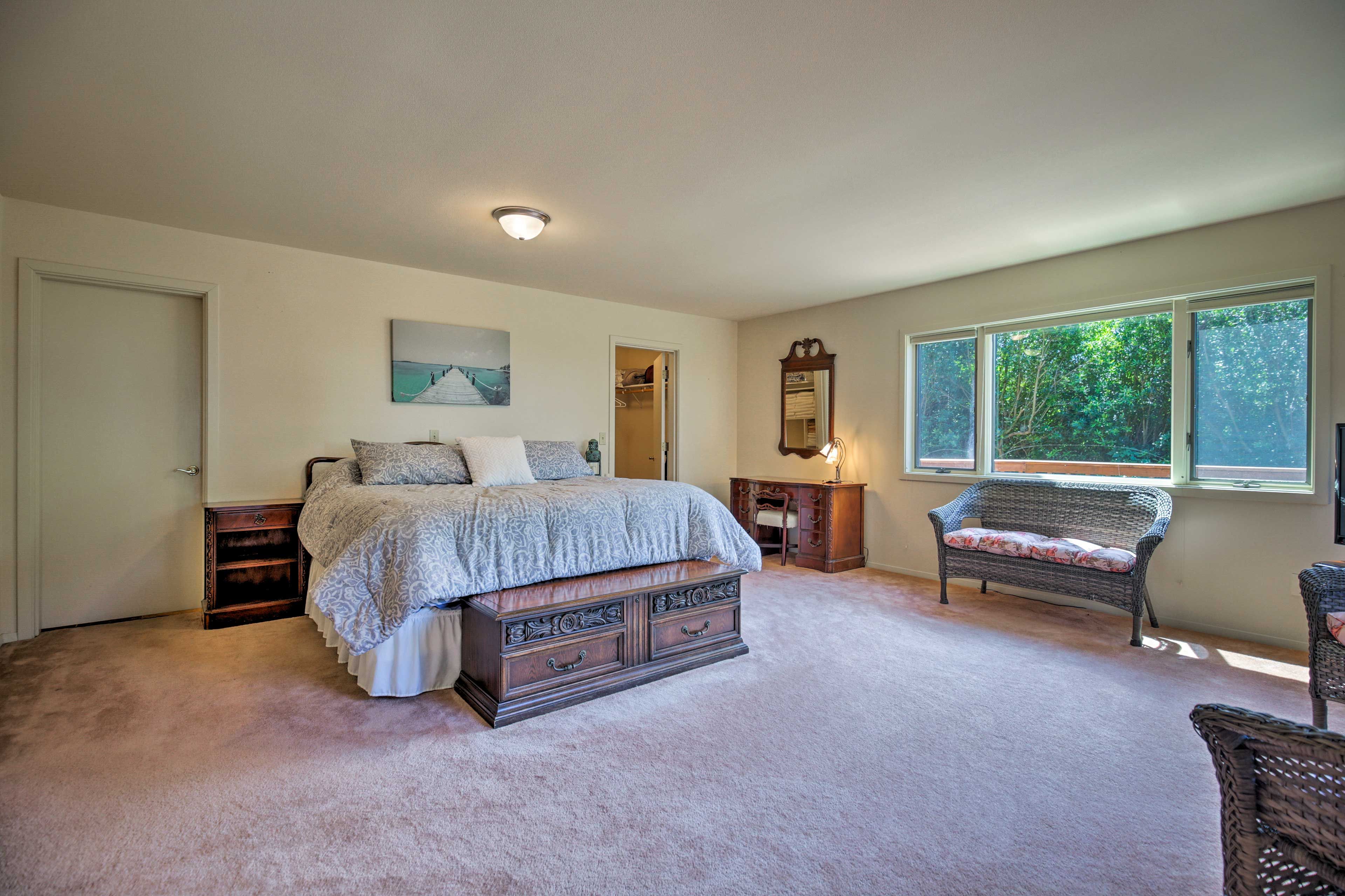 Bedroom 3 | Lower Level | King Bed | Flat-Screen TV