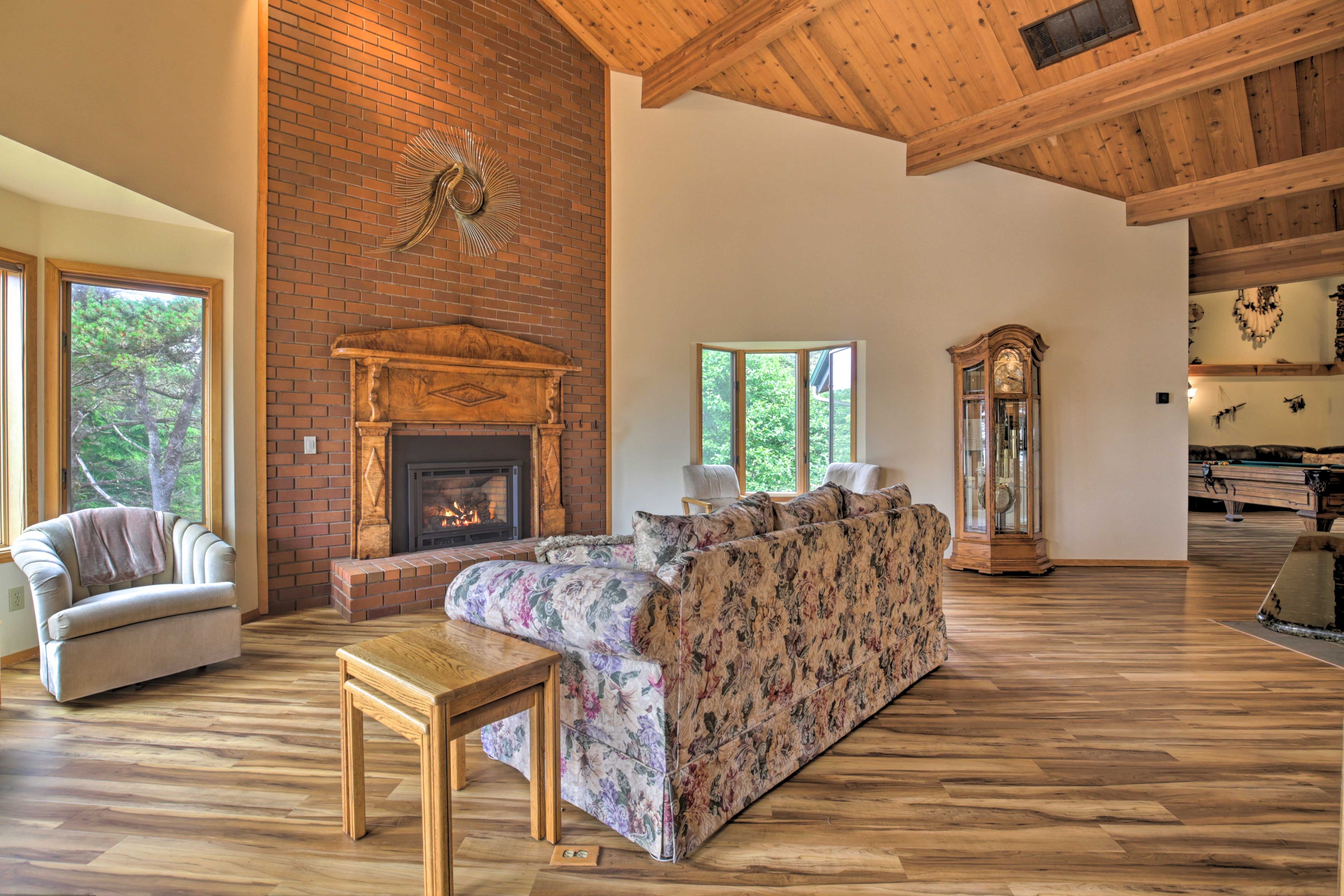 Living Room | Main Level | Fireplace