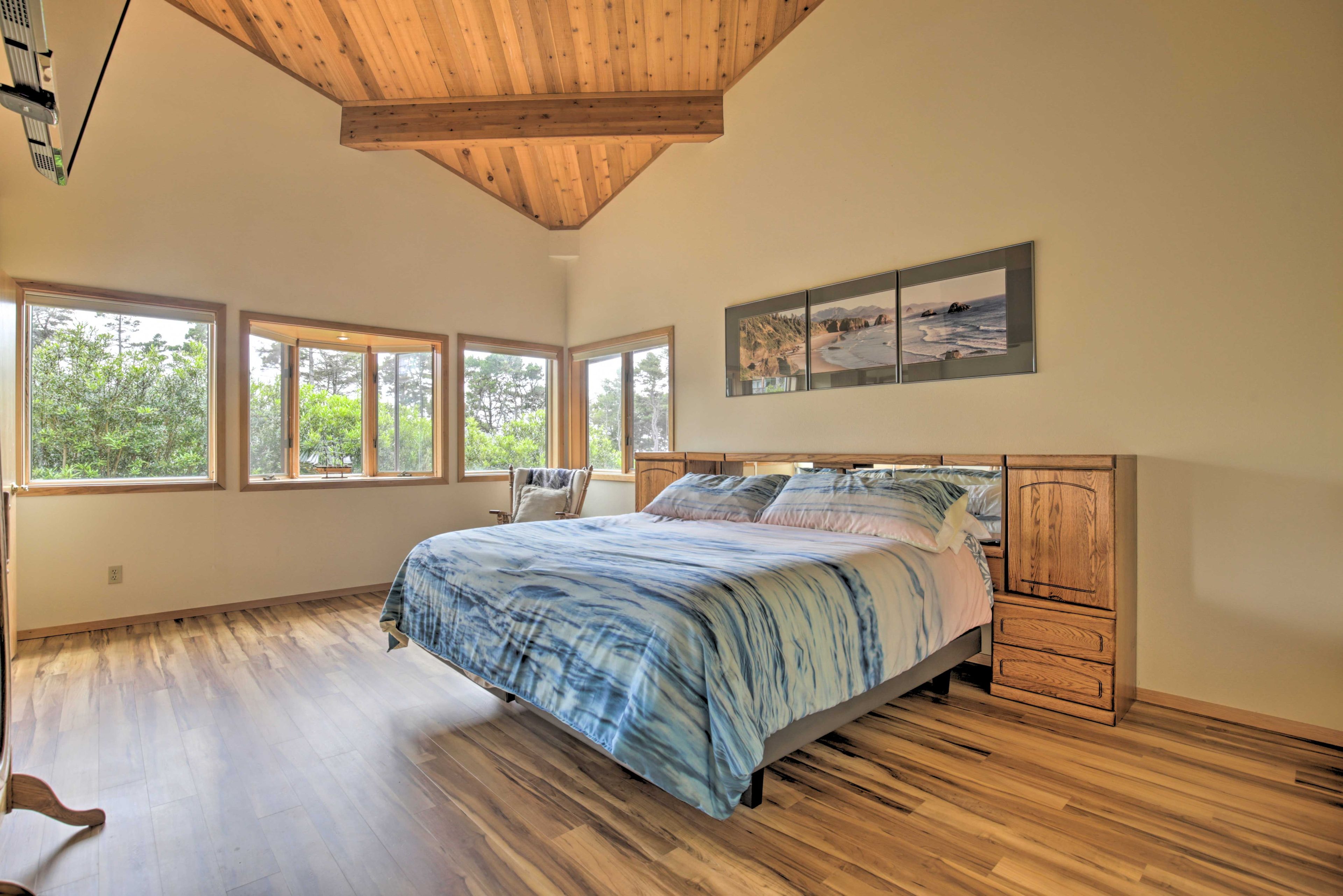 Bedroom 1 | Main Level | King Bed | Flat-Screen TV | Linens Provided