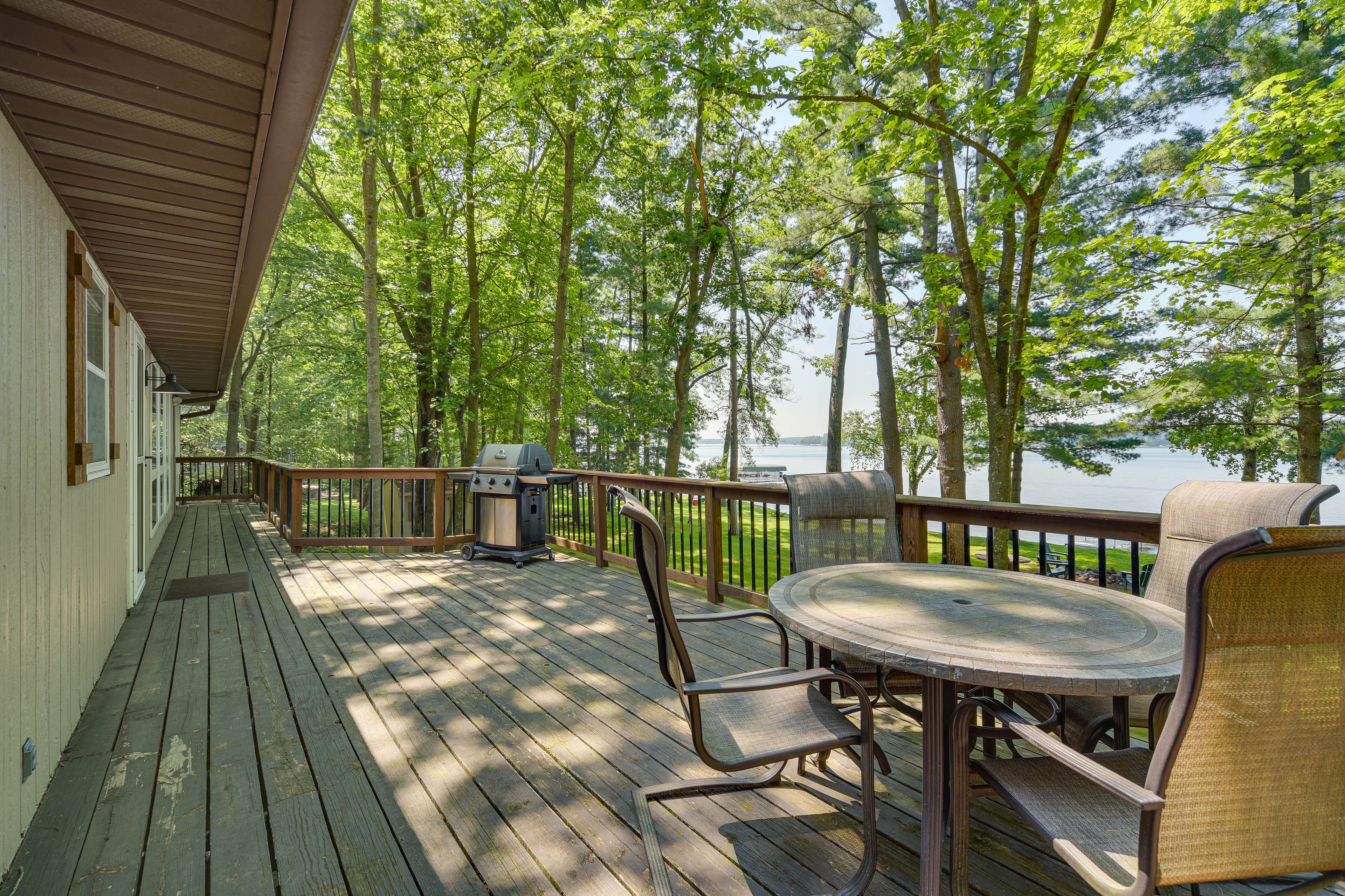 Furnished Deck | Gas Grill