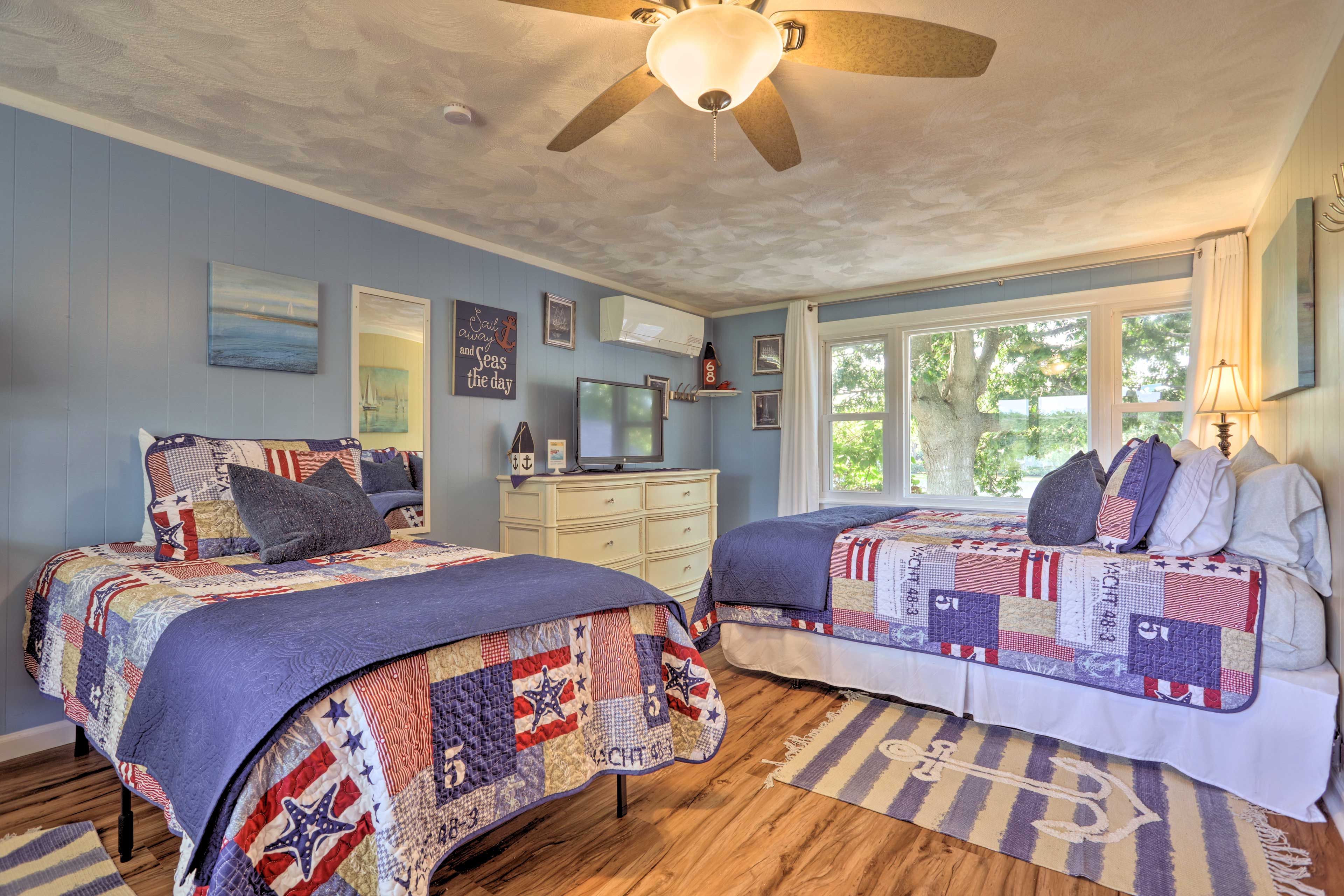 Bedroom 3 | Queen Bed, 2 Twin Beds | Upper Level