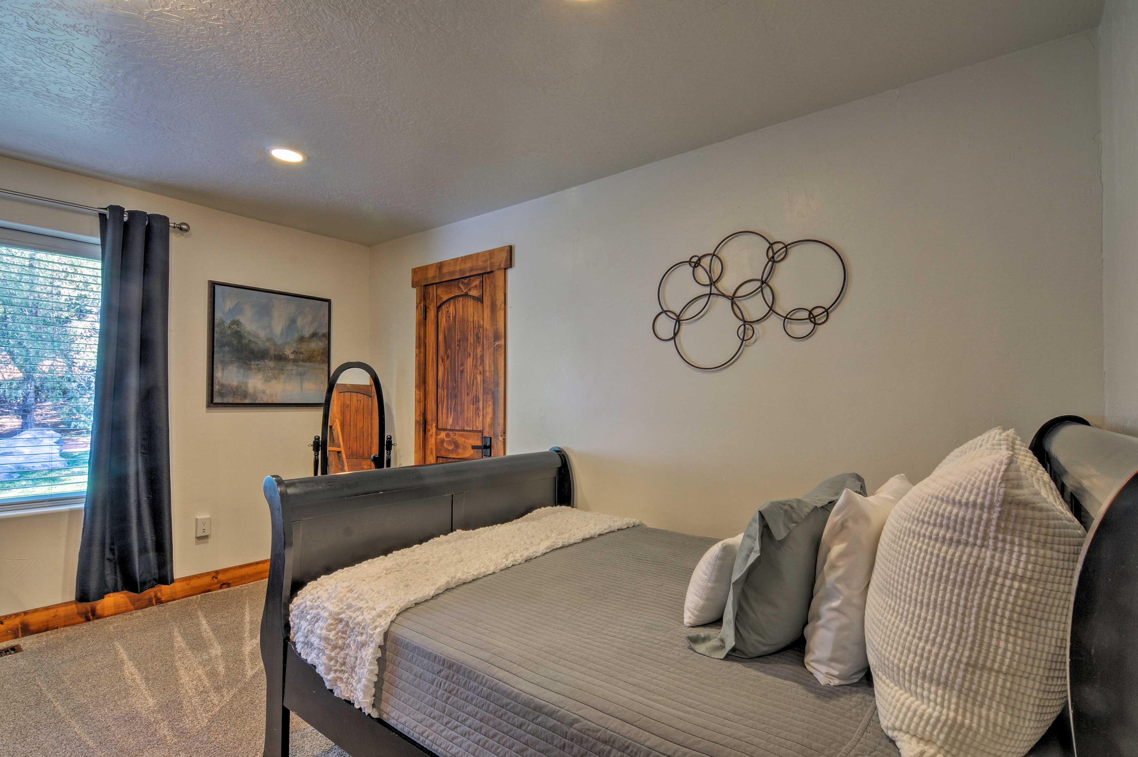 Bedroom 3 | Queen Bunk Bed | Queen Bed