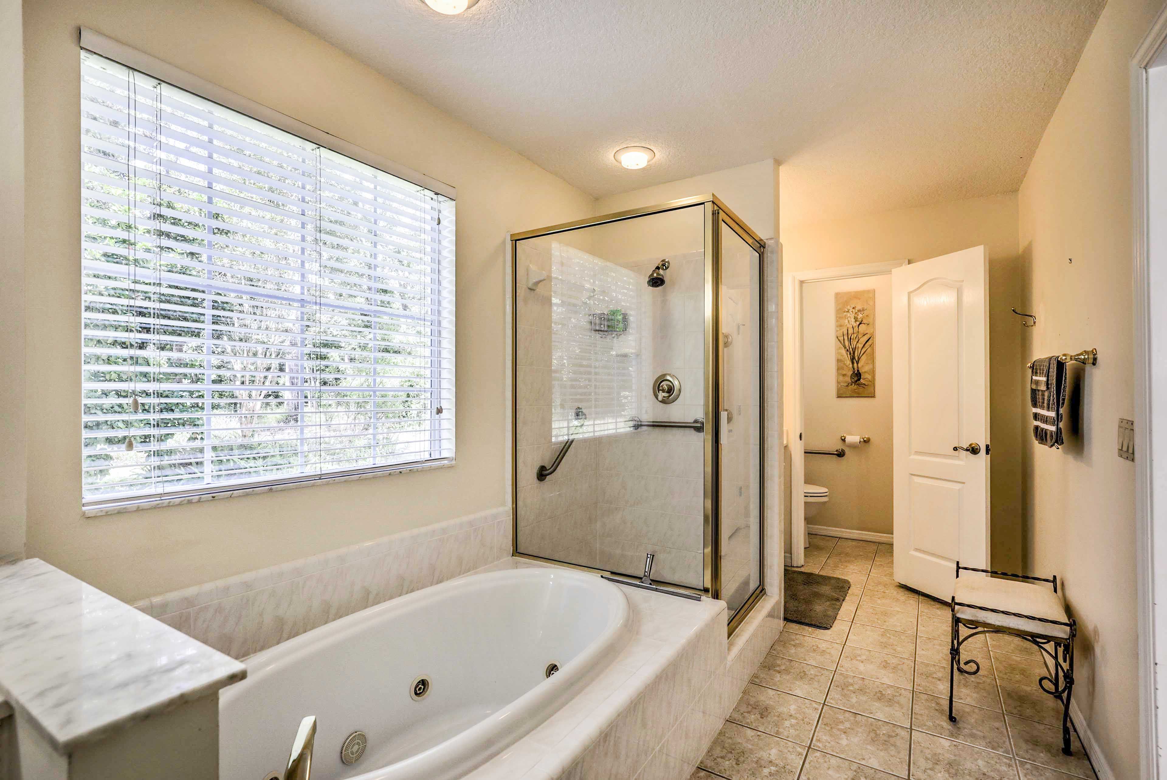 En-Suite Bathroom | Linens & Towels