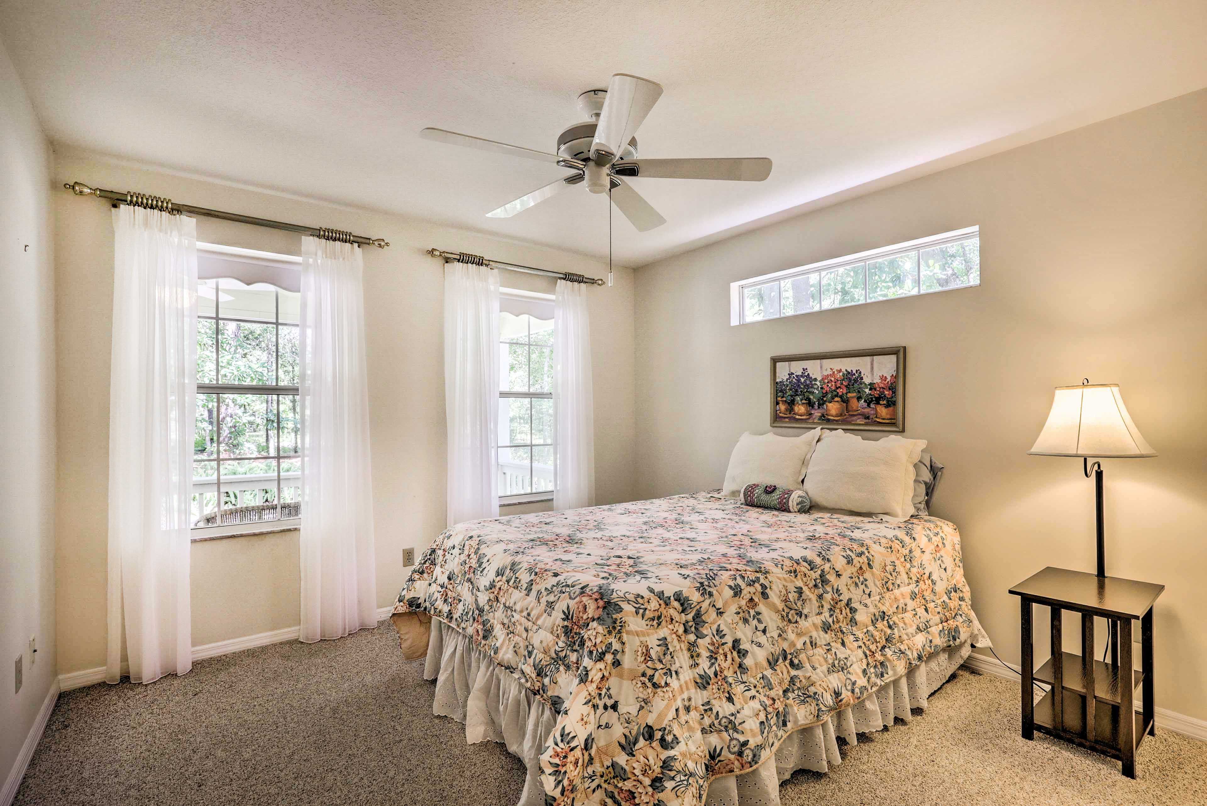 Bedroom 2 | Queen Bed
