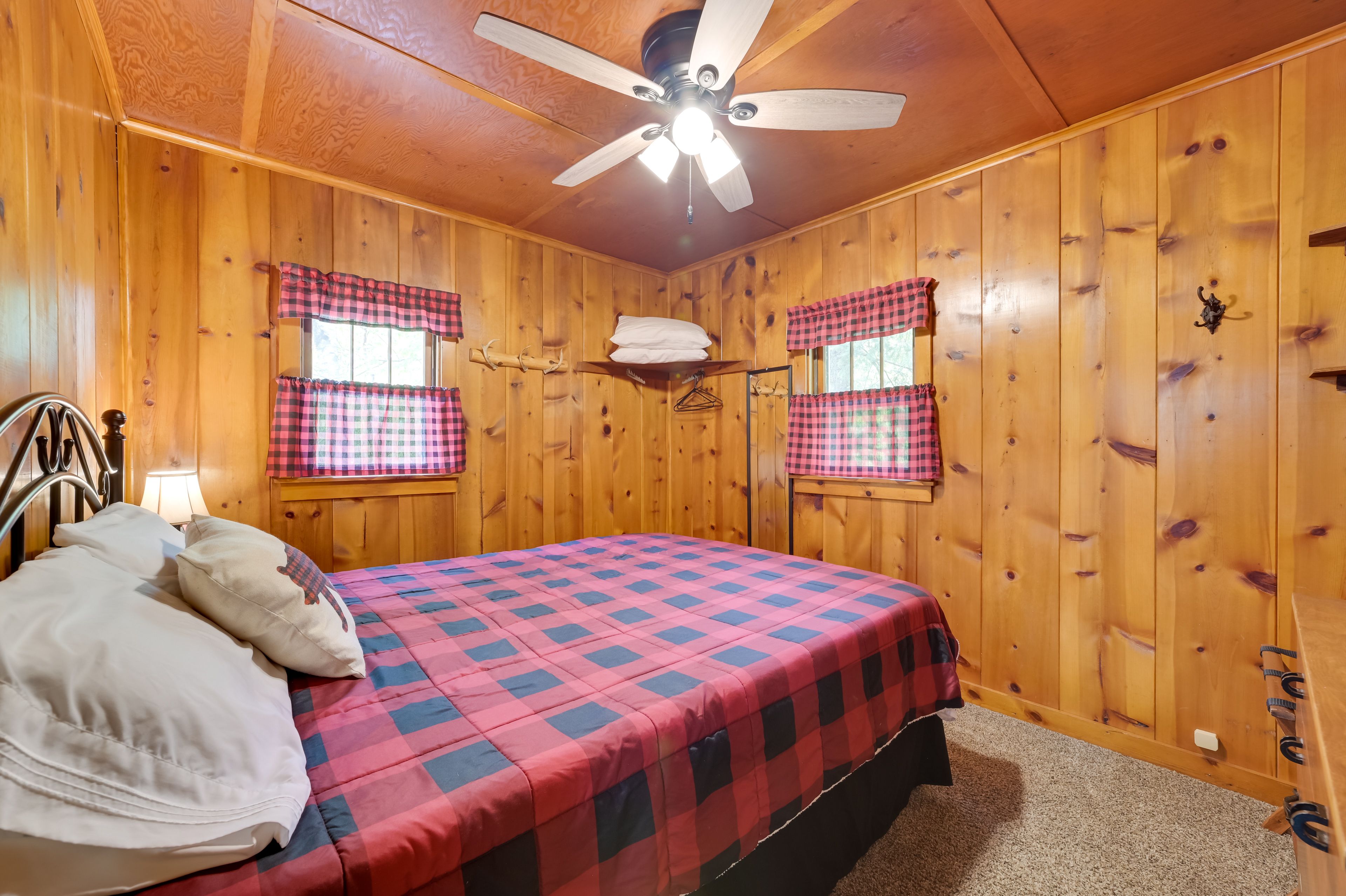 Bedroom 1 | Queen Bed | Towels Provided