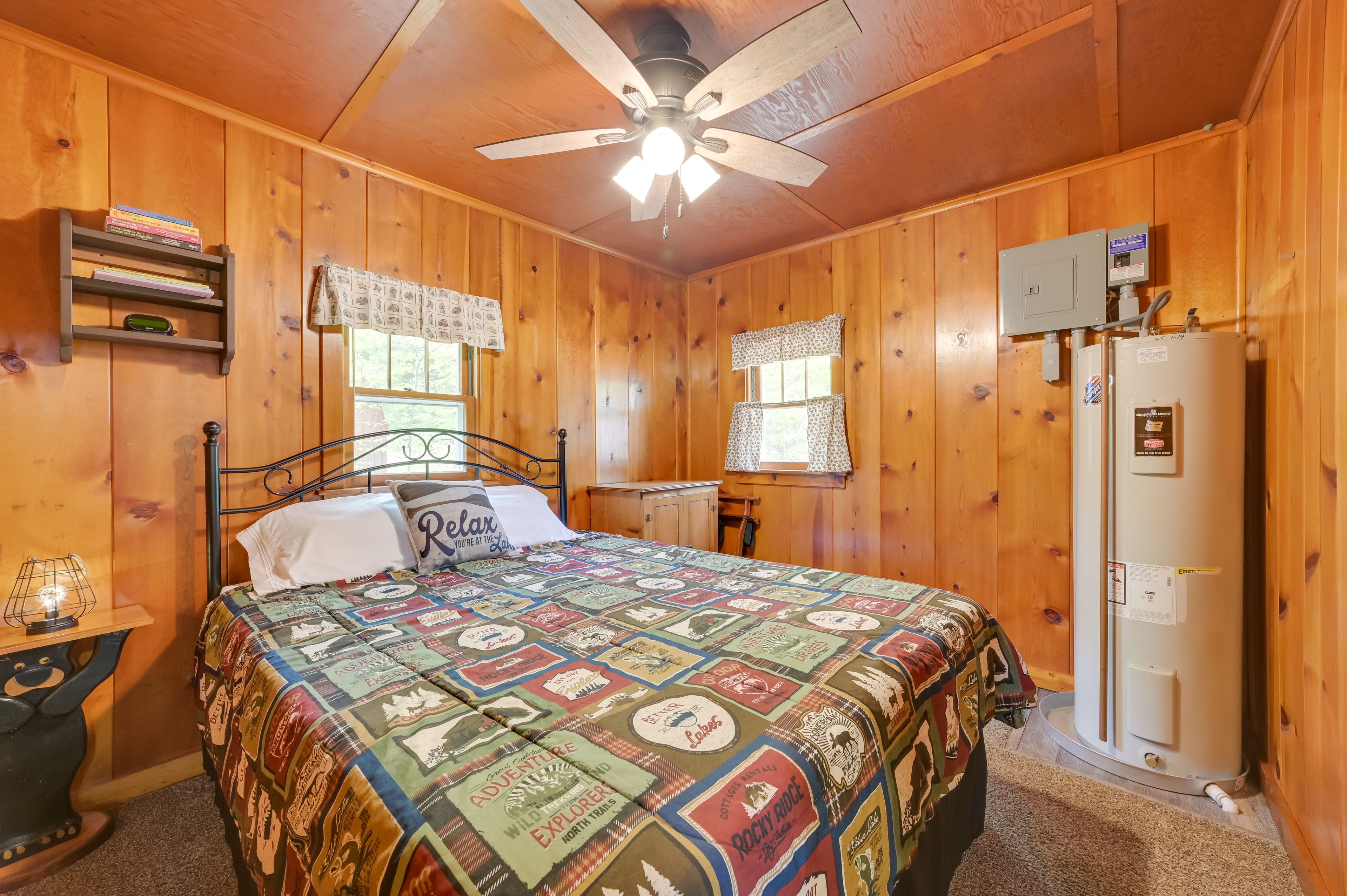 Bedroom 2 | Queen Bed