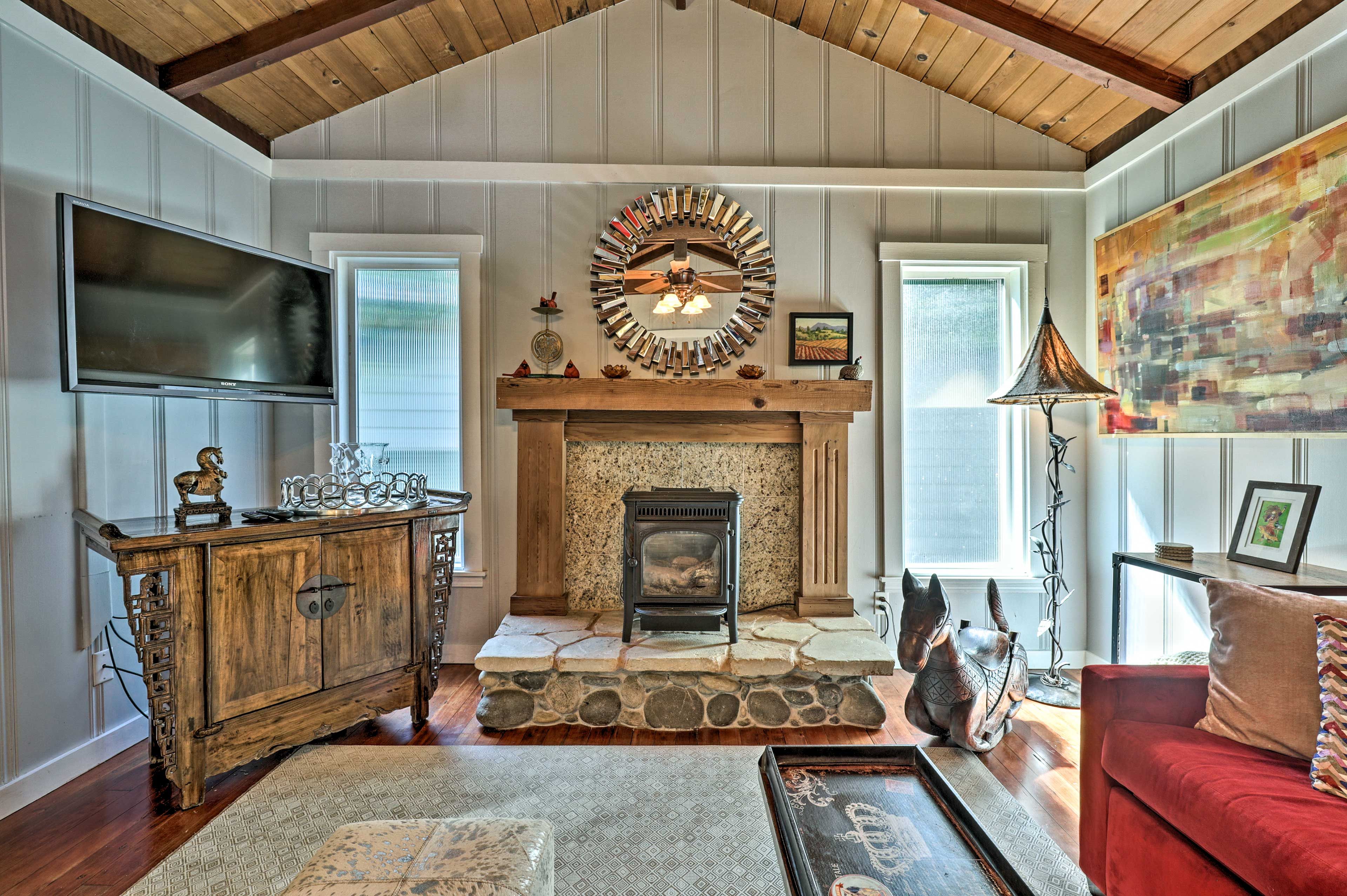 Living Area | TV | WiFi