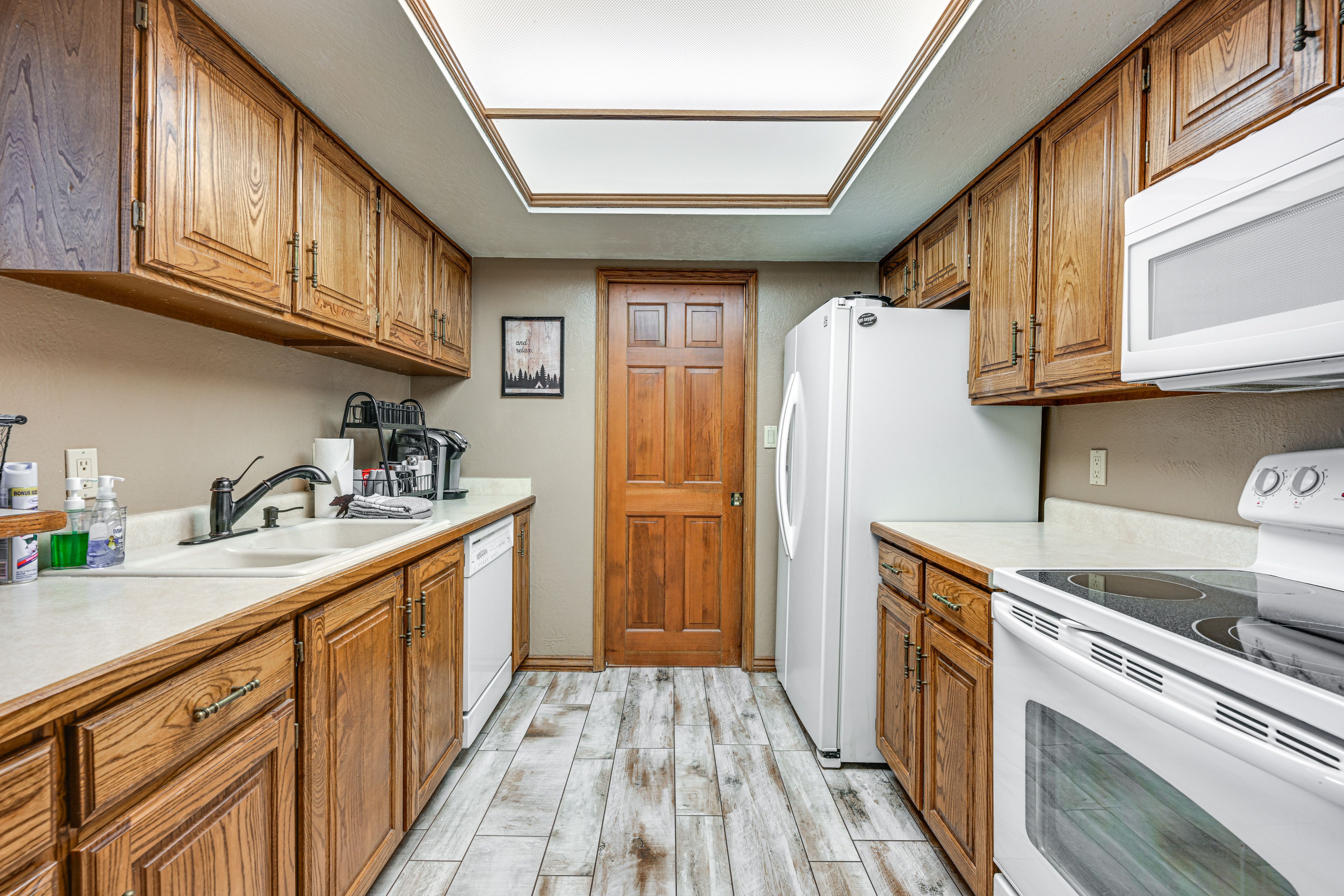 Kitchen | Coffee Maker | Crockpot | Toaster | Trash Bags & Paper Towels