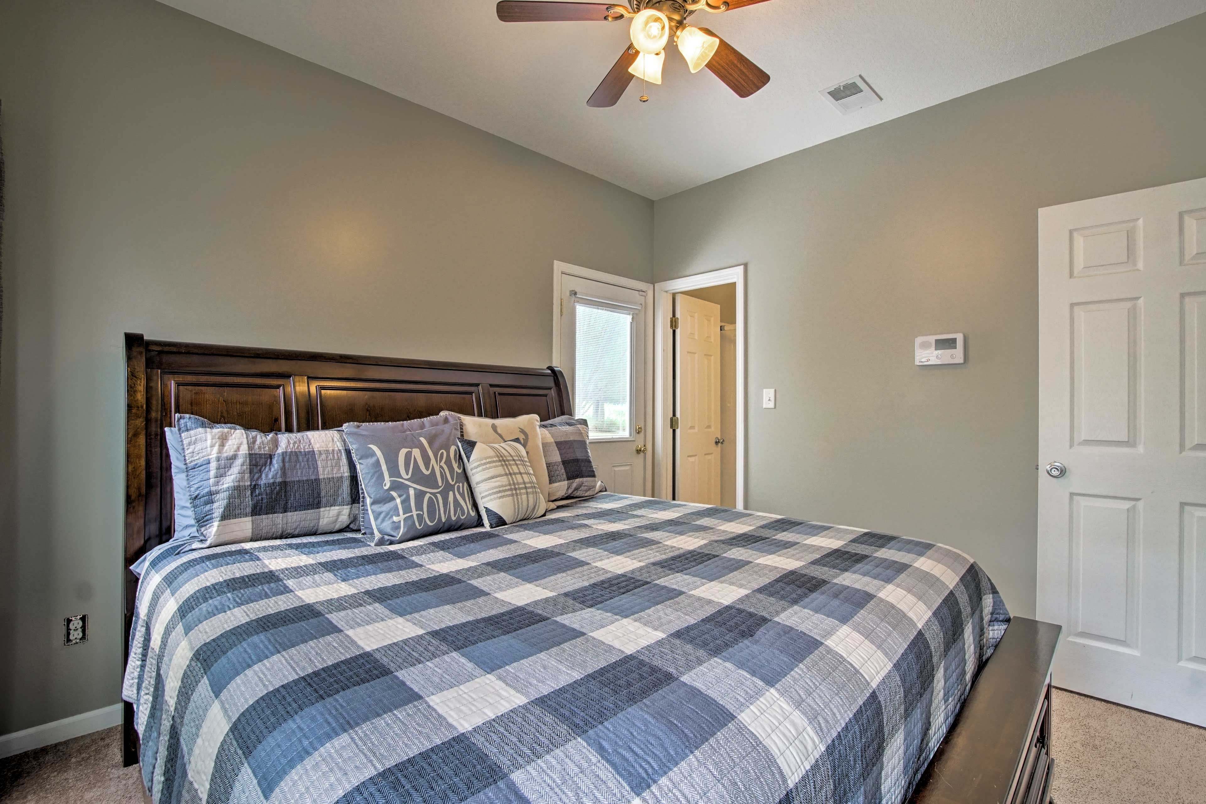 Bedroom 1 | King Bed