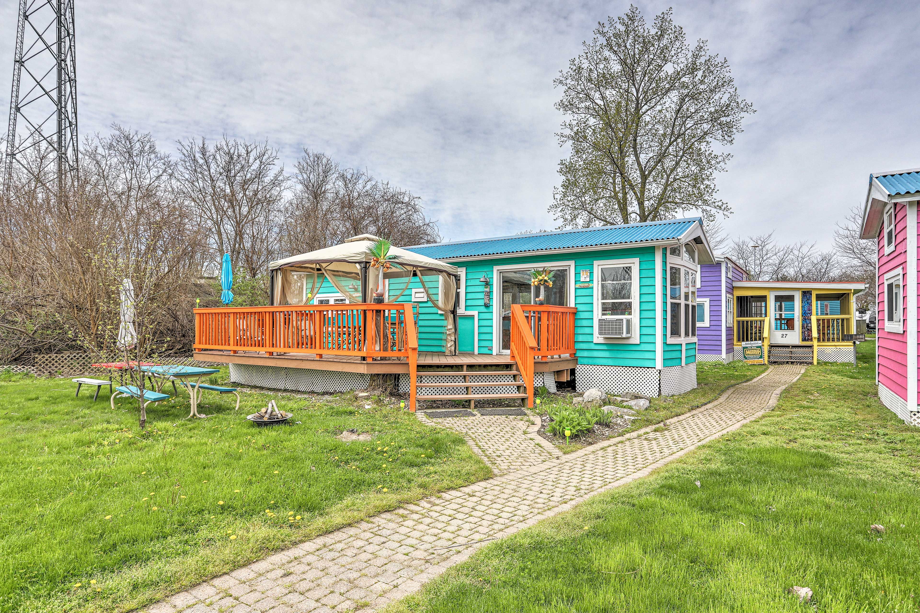 Seating for everyone awaits your group at this home.