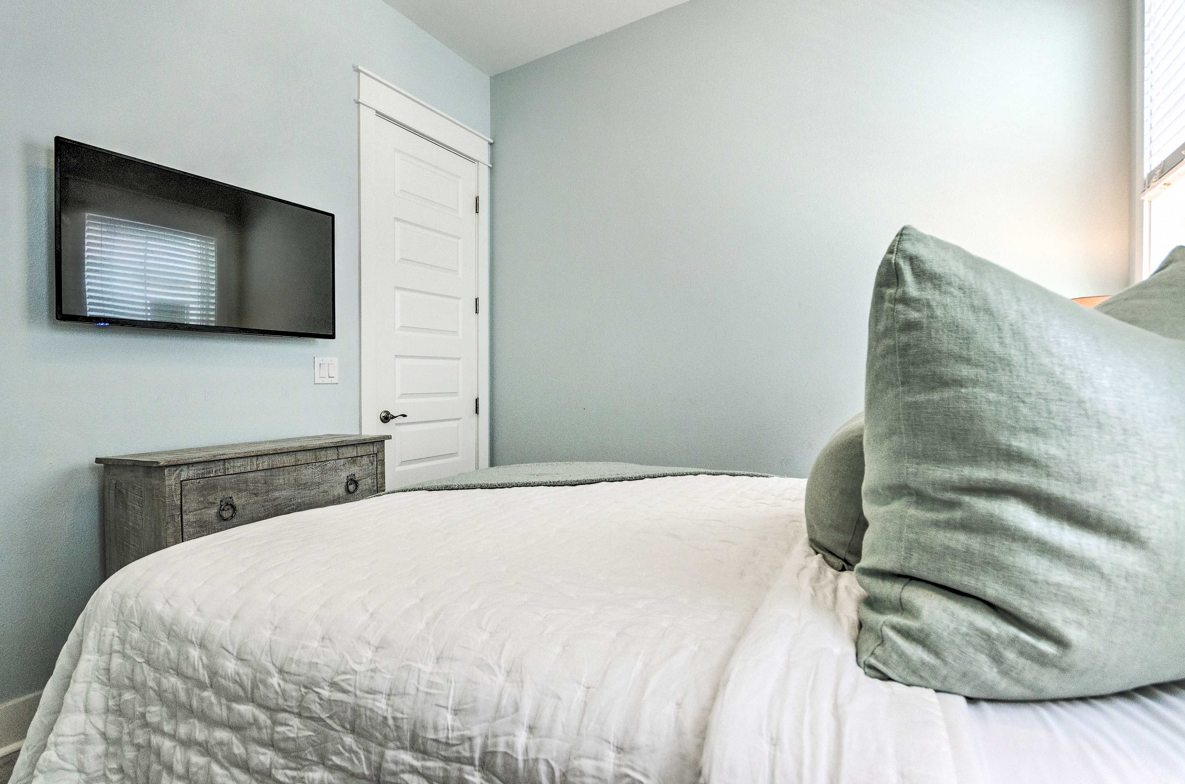 Bedroom 2 | Apple TV
