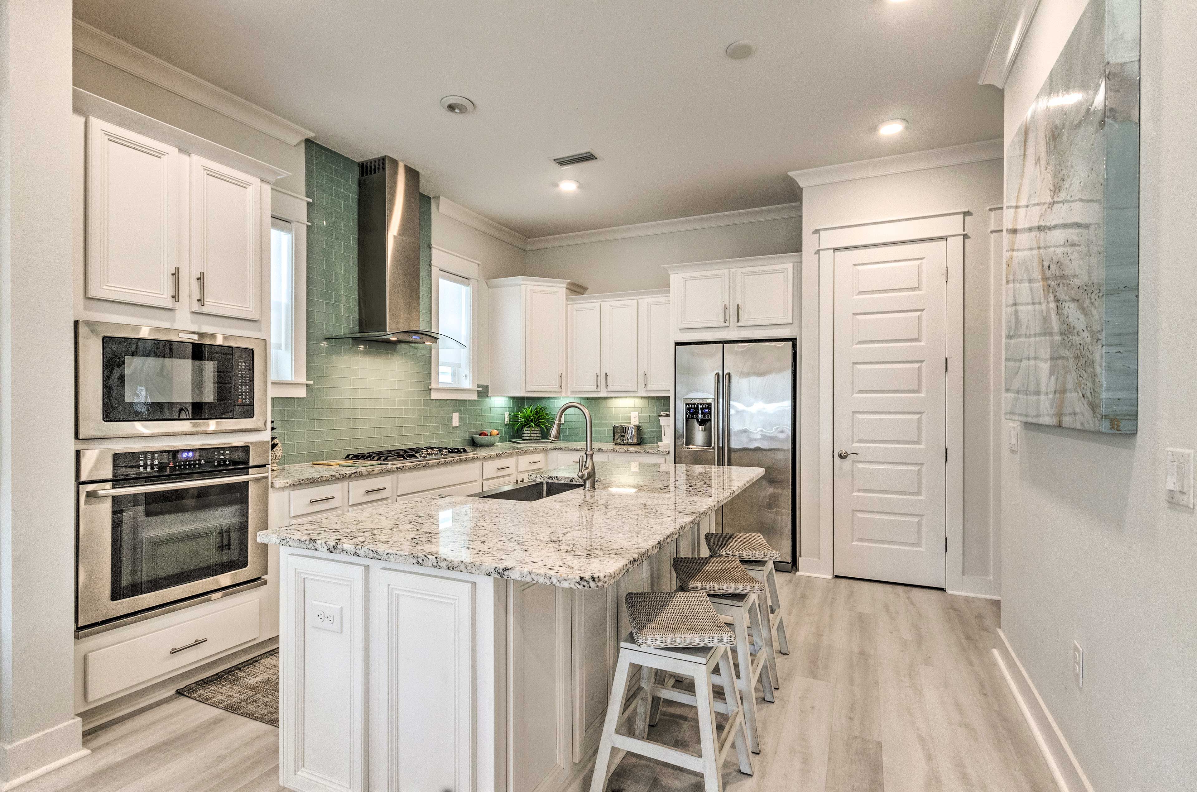 Fully Equipped Kitchen | Microwave | Tile Backsplash | Quartz Countertops