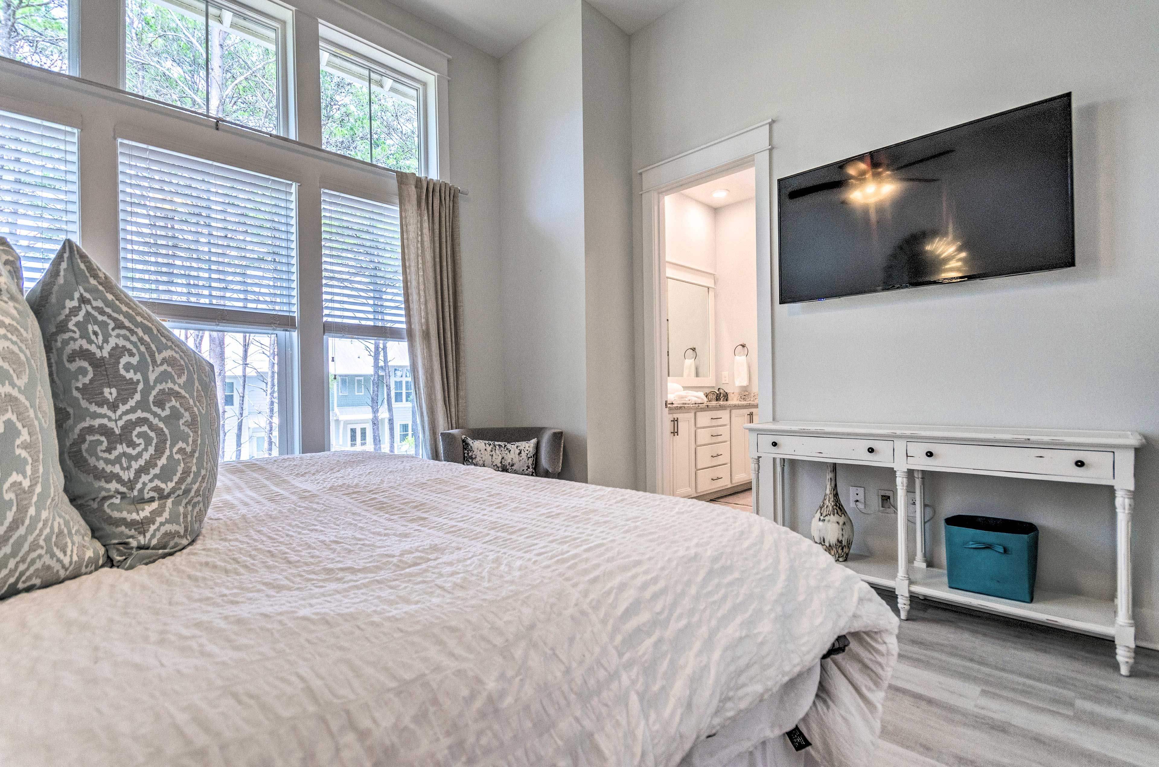 Master Bedroom | Apple TV | Closet