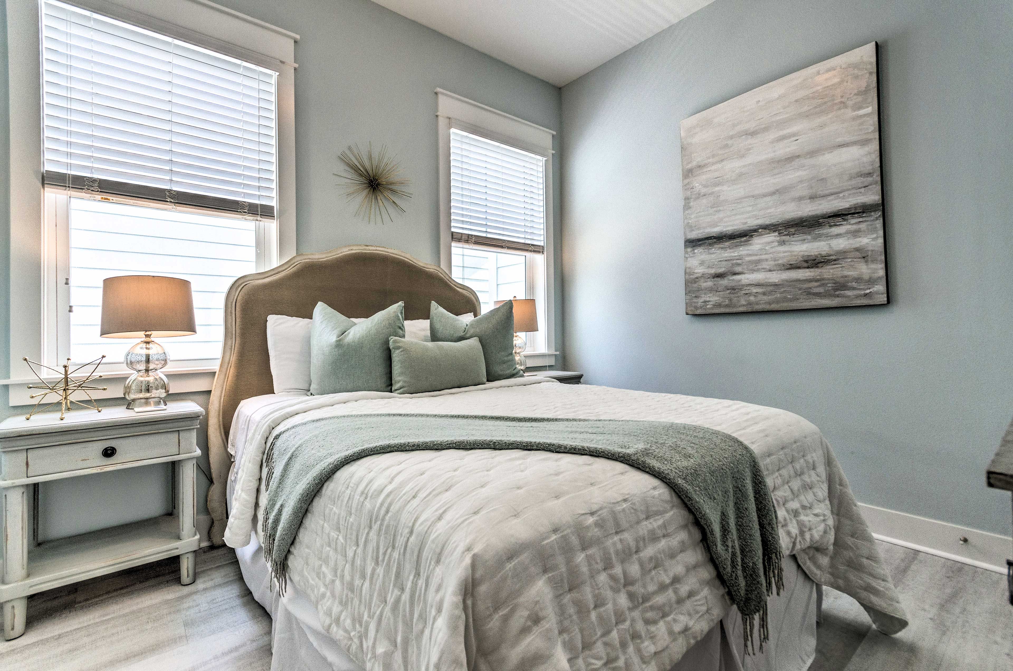 Bedroom 2 | Queen Bed