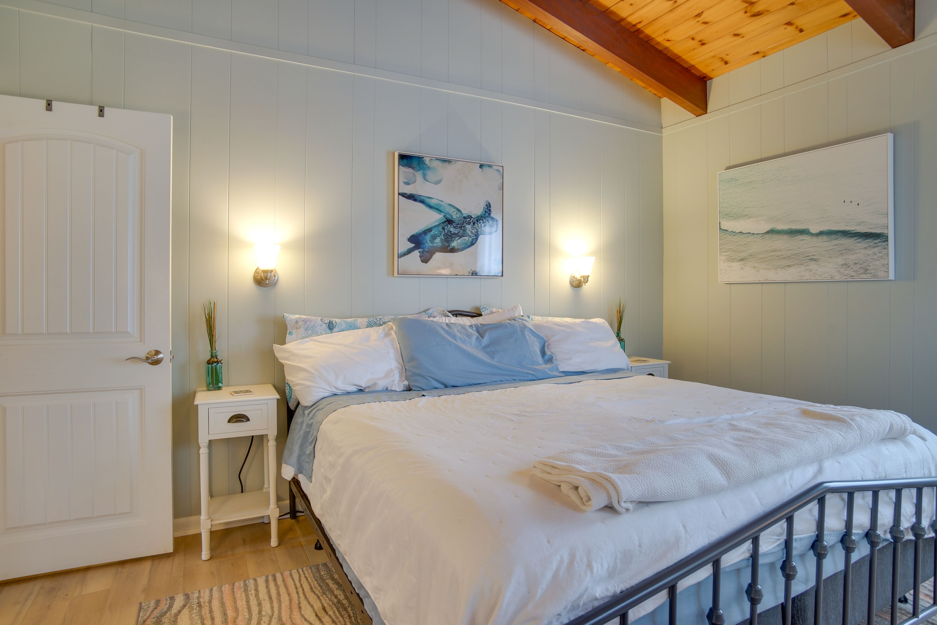 Bedroom 1 | King Bed