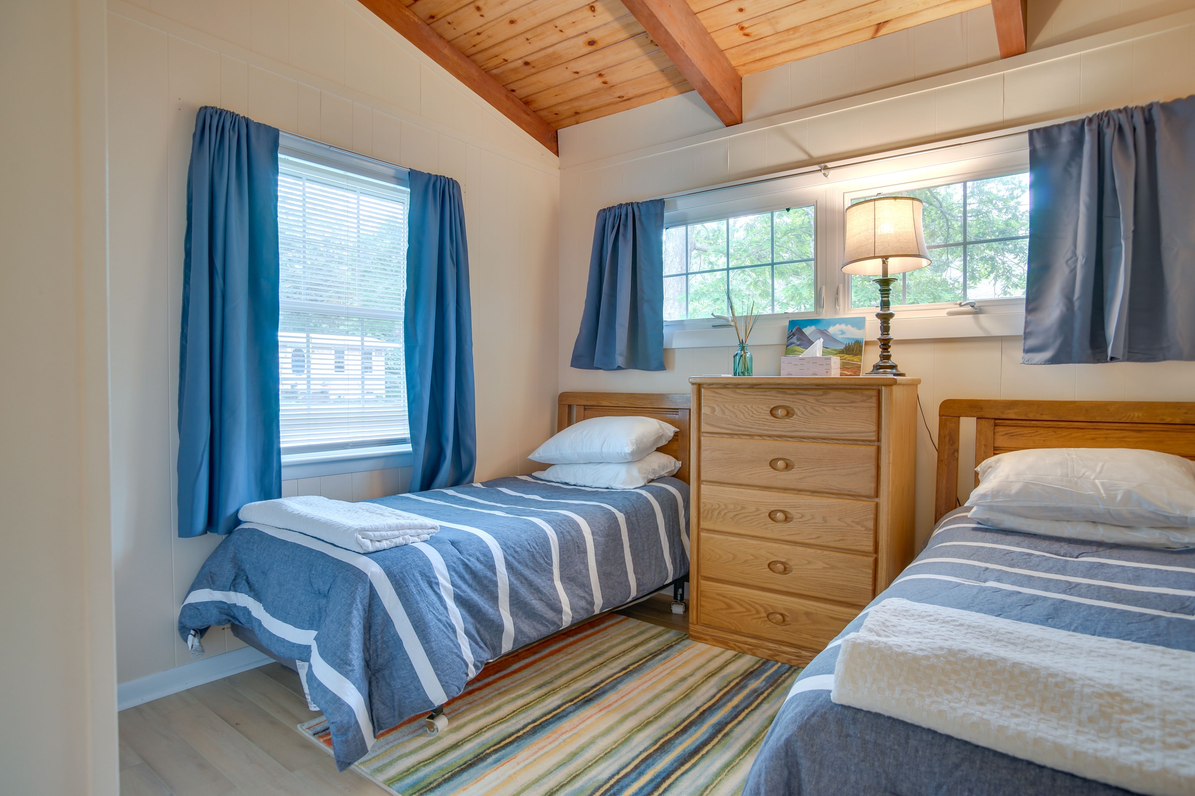 Bedroom 2 | 2 Twin Beds