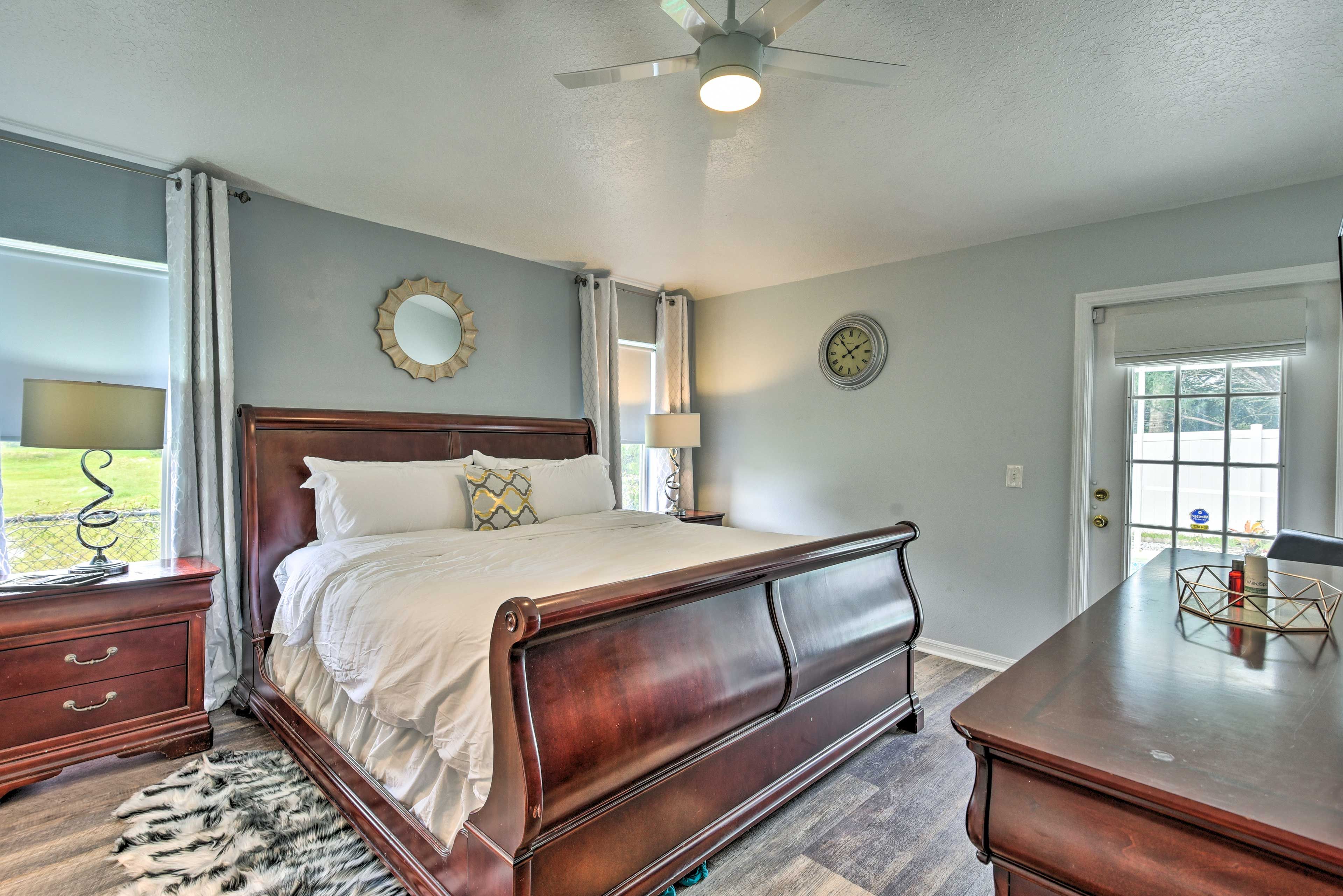 Master Bedroom | King Bed
