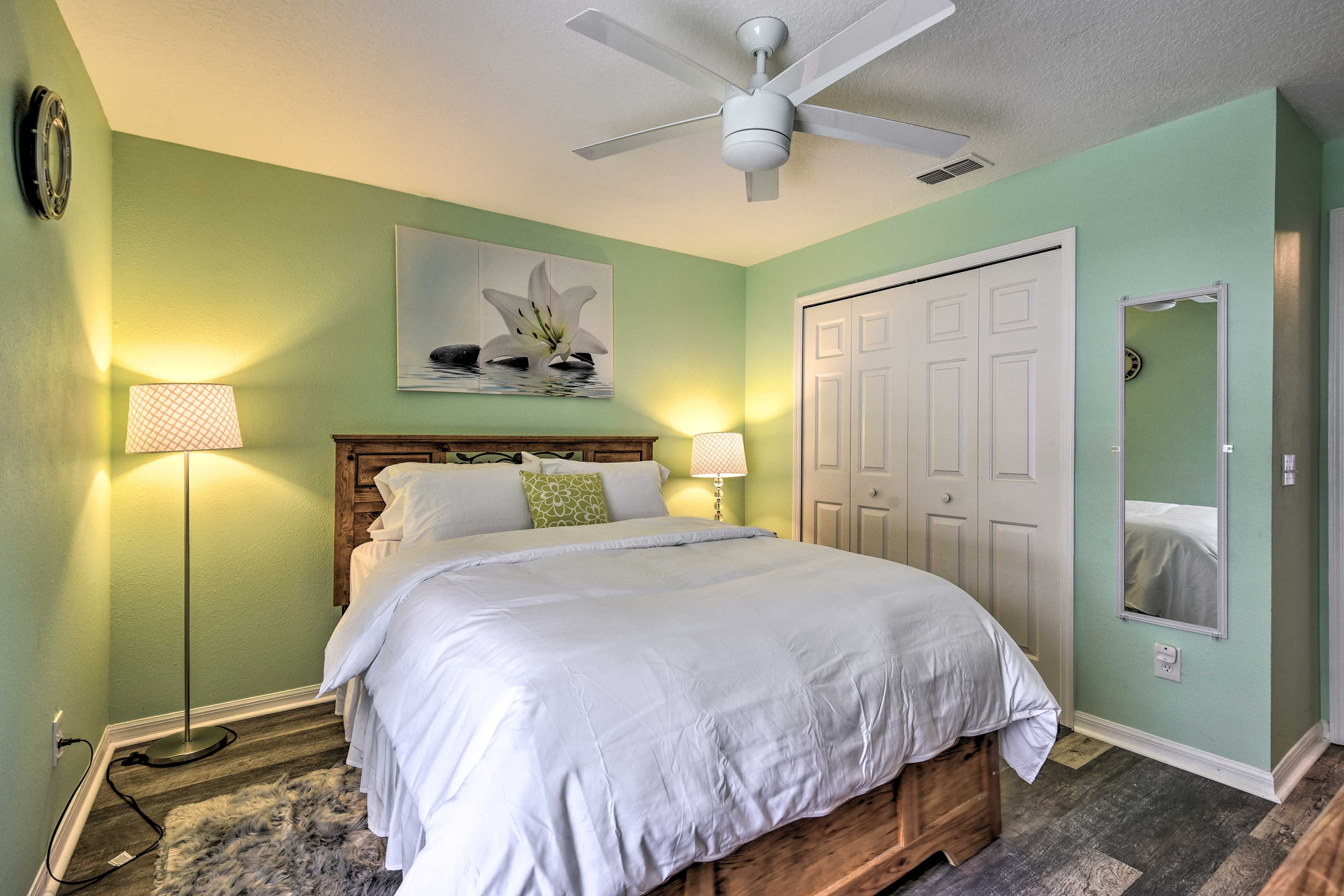 Bedroom 2 | Queen Bed