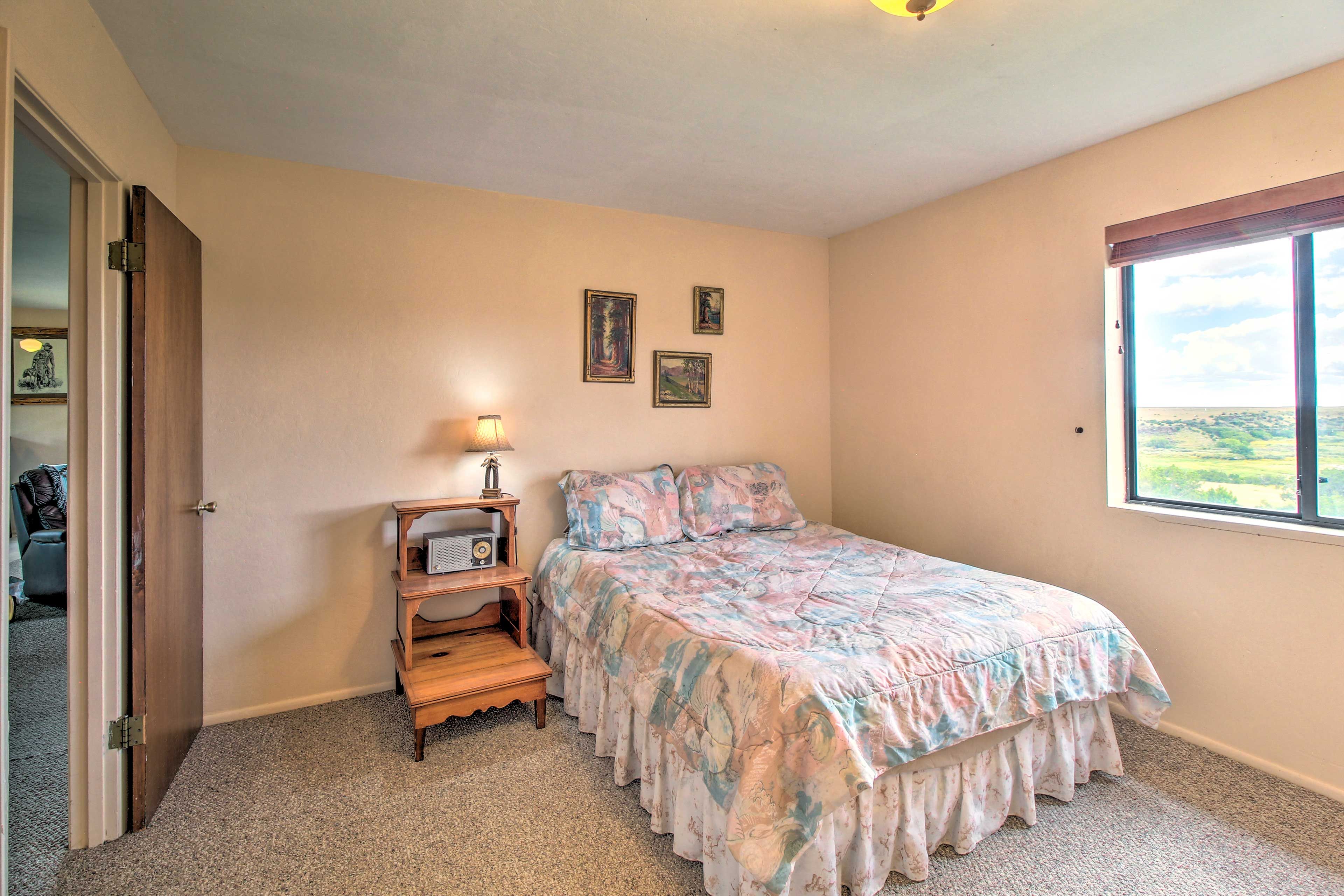 Bedroom 2 | Queen Bed