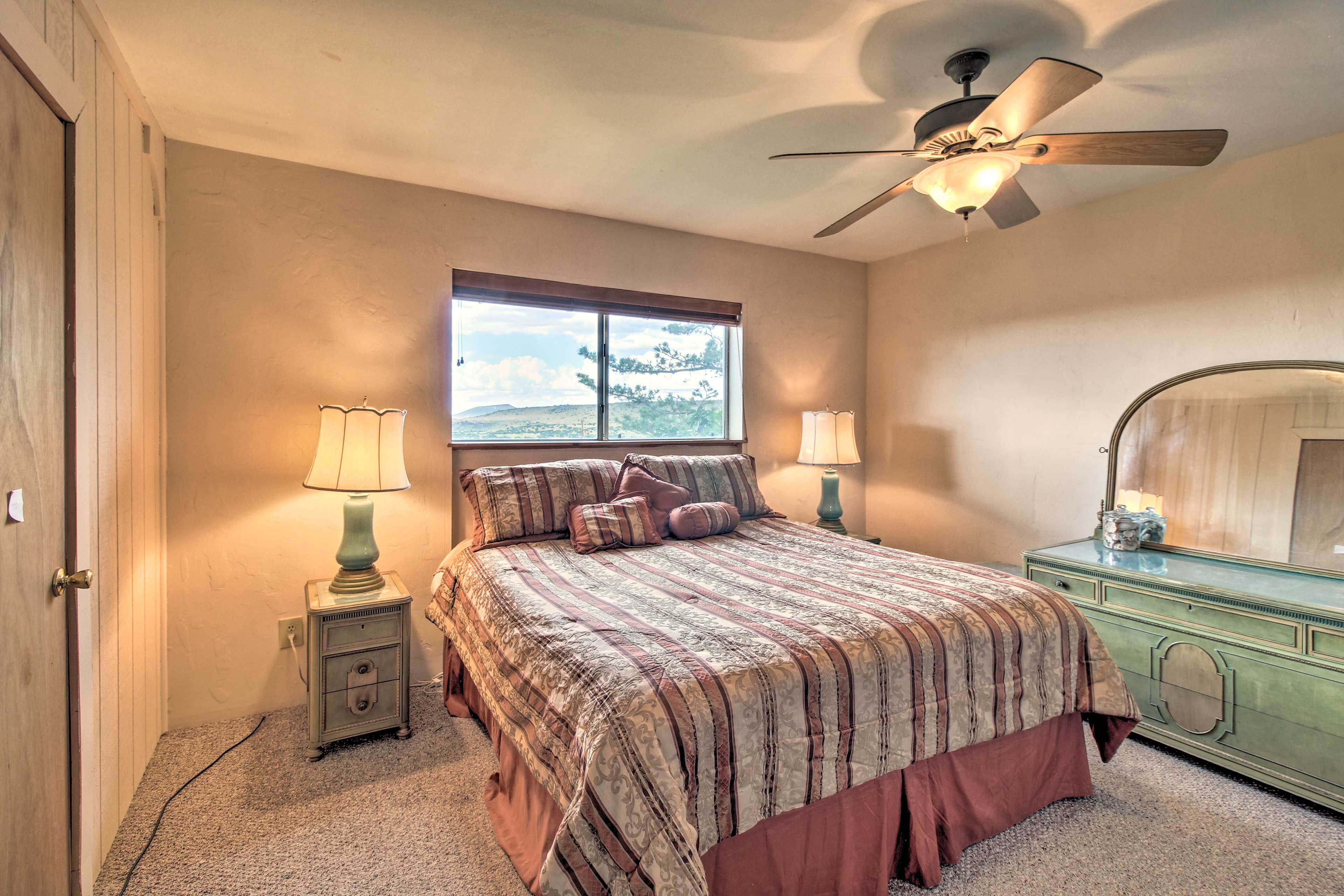 Bedroom 1 | King Bed