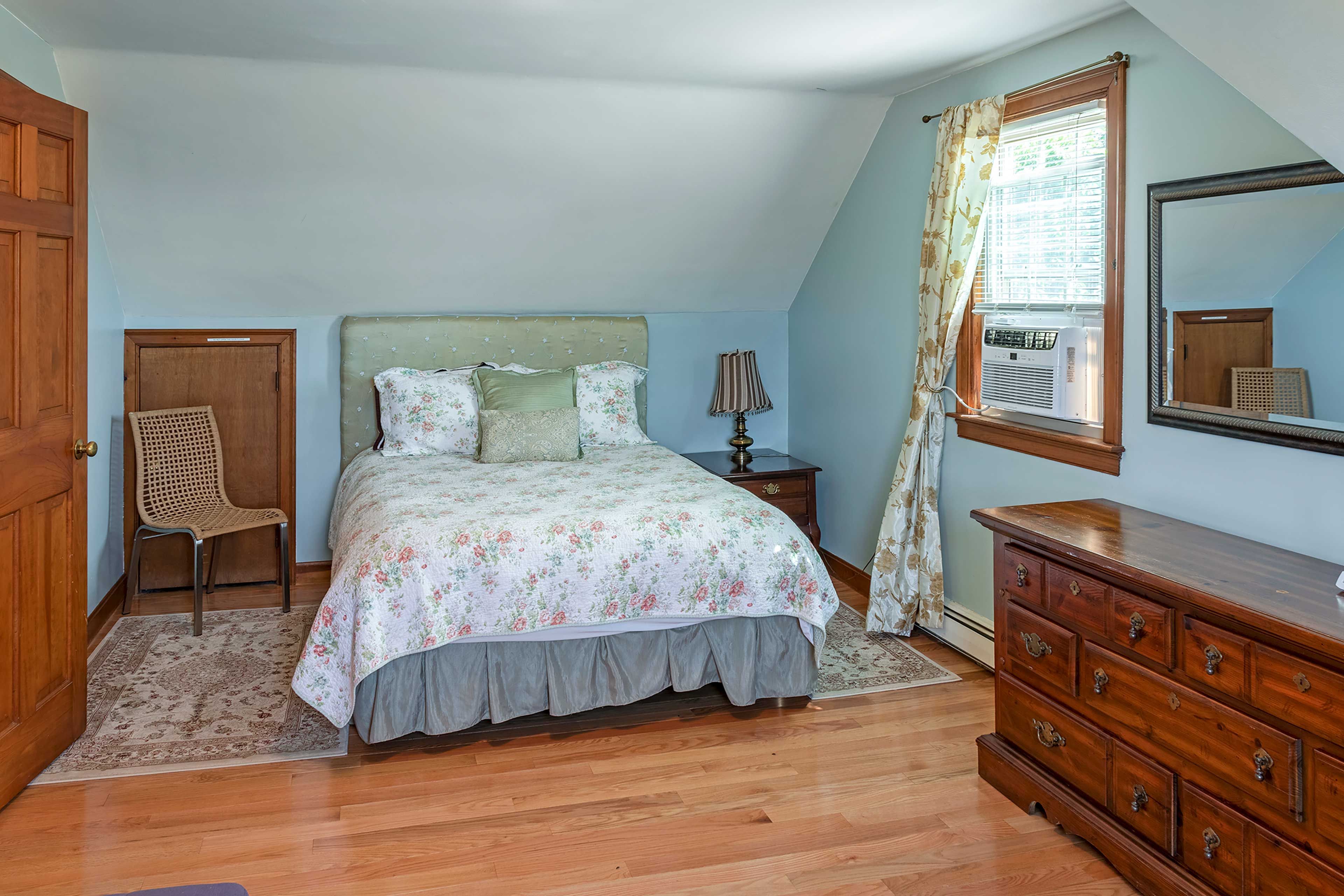 Bedroom 2 | King Bed