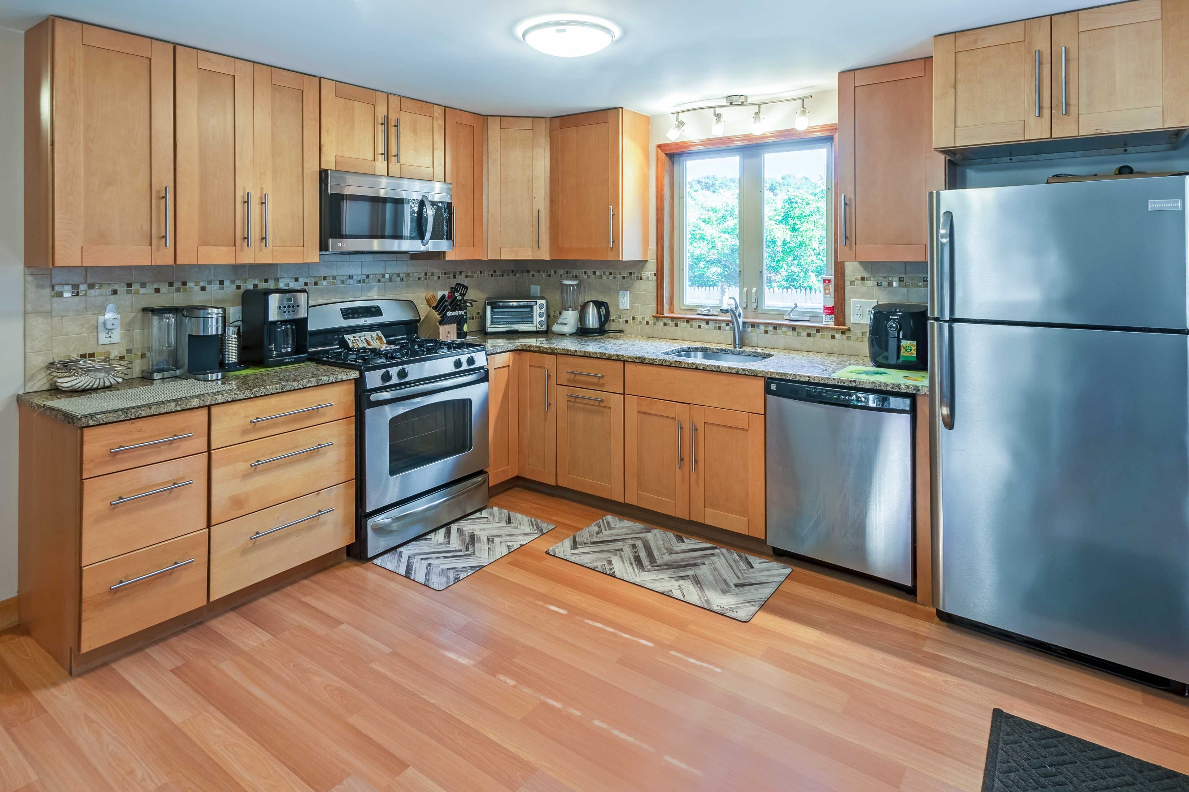 Kitchen | Cooking Basics | Dishware/Flatware