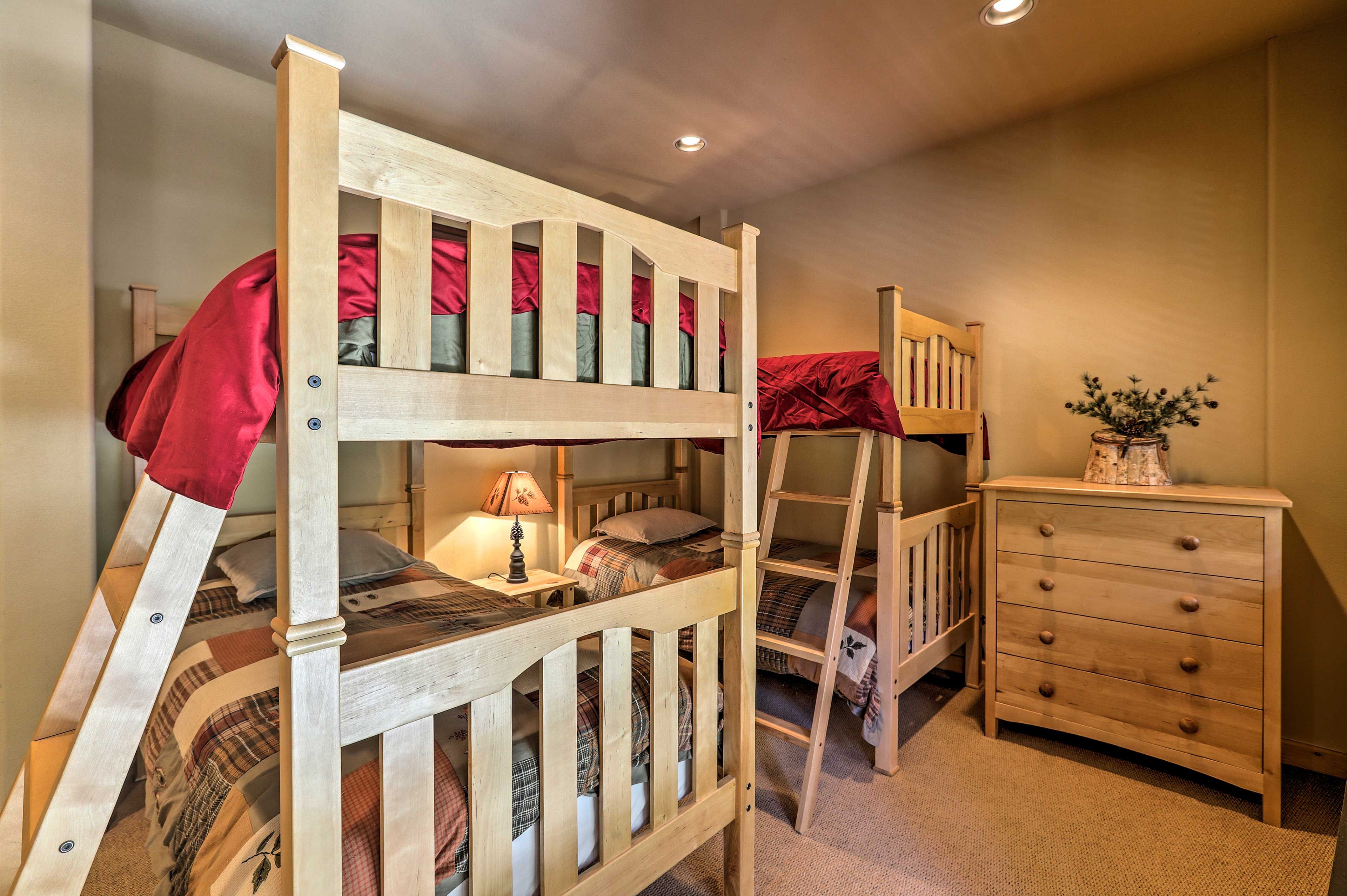 Please note this room now has 2 single twin beds.