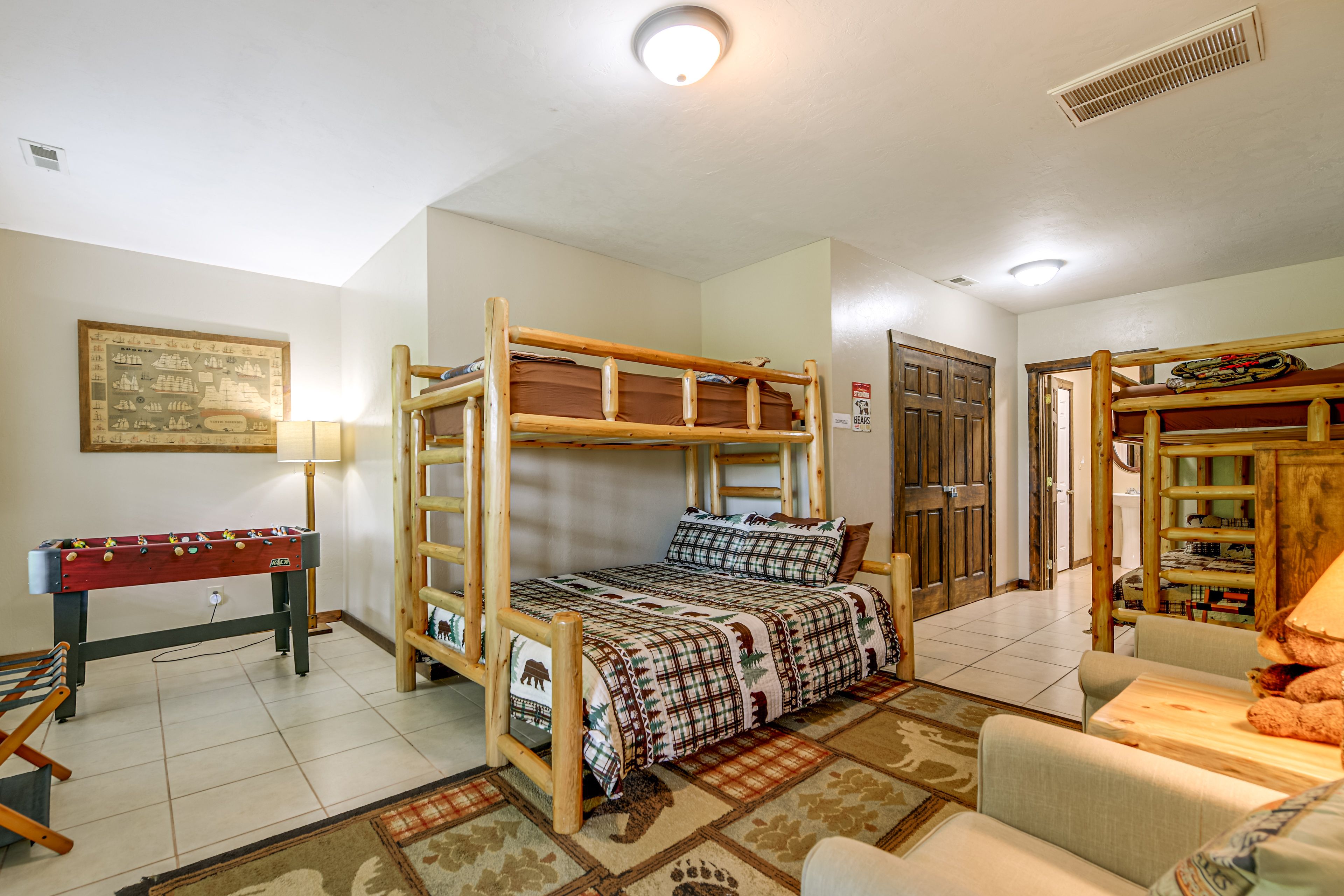 Bedroom 4 | Twin Bunk Bed, Twin/Full Bunk Bed