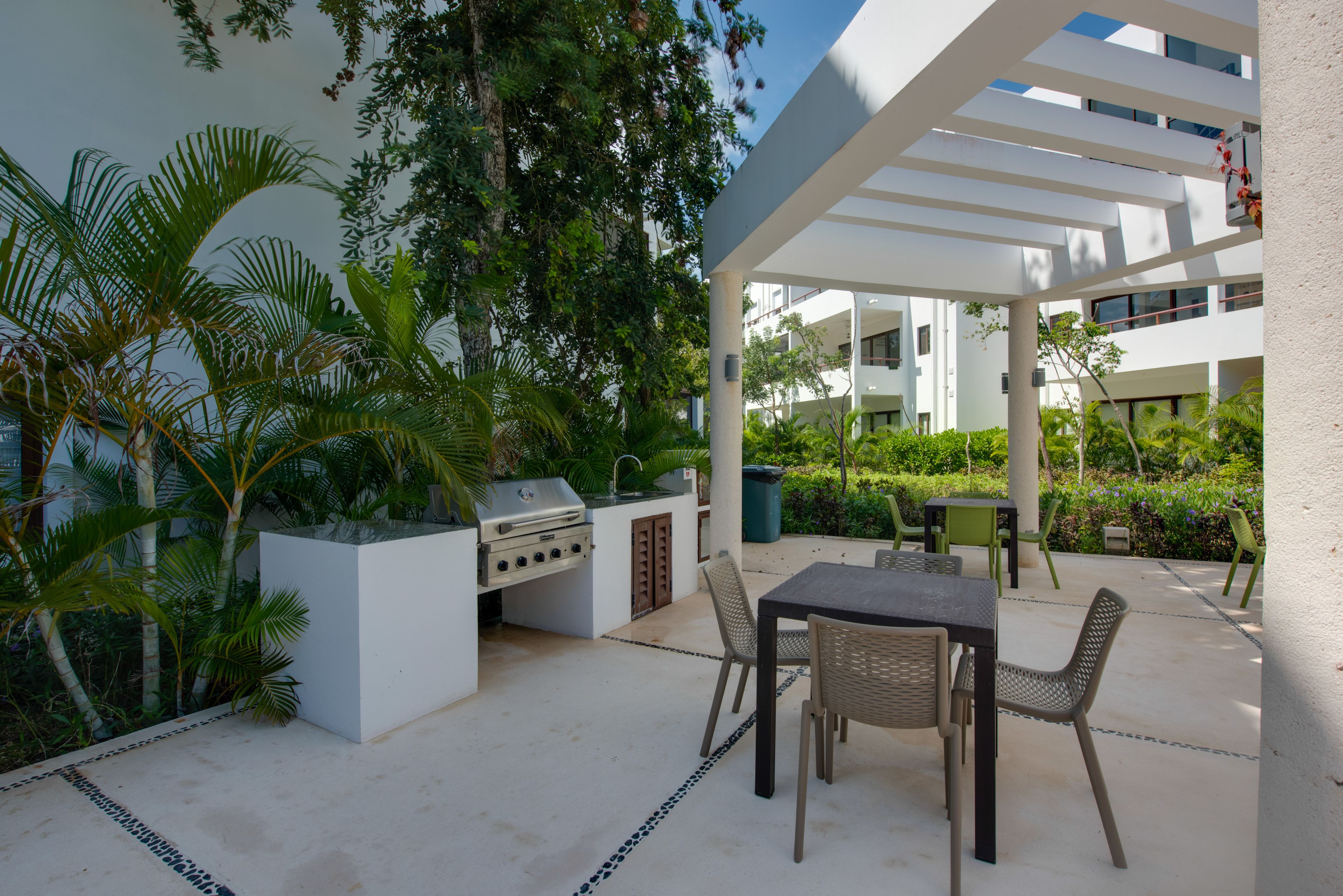 Community Amenities | Grilling Patio