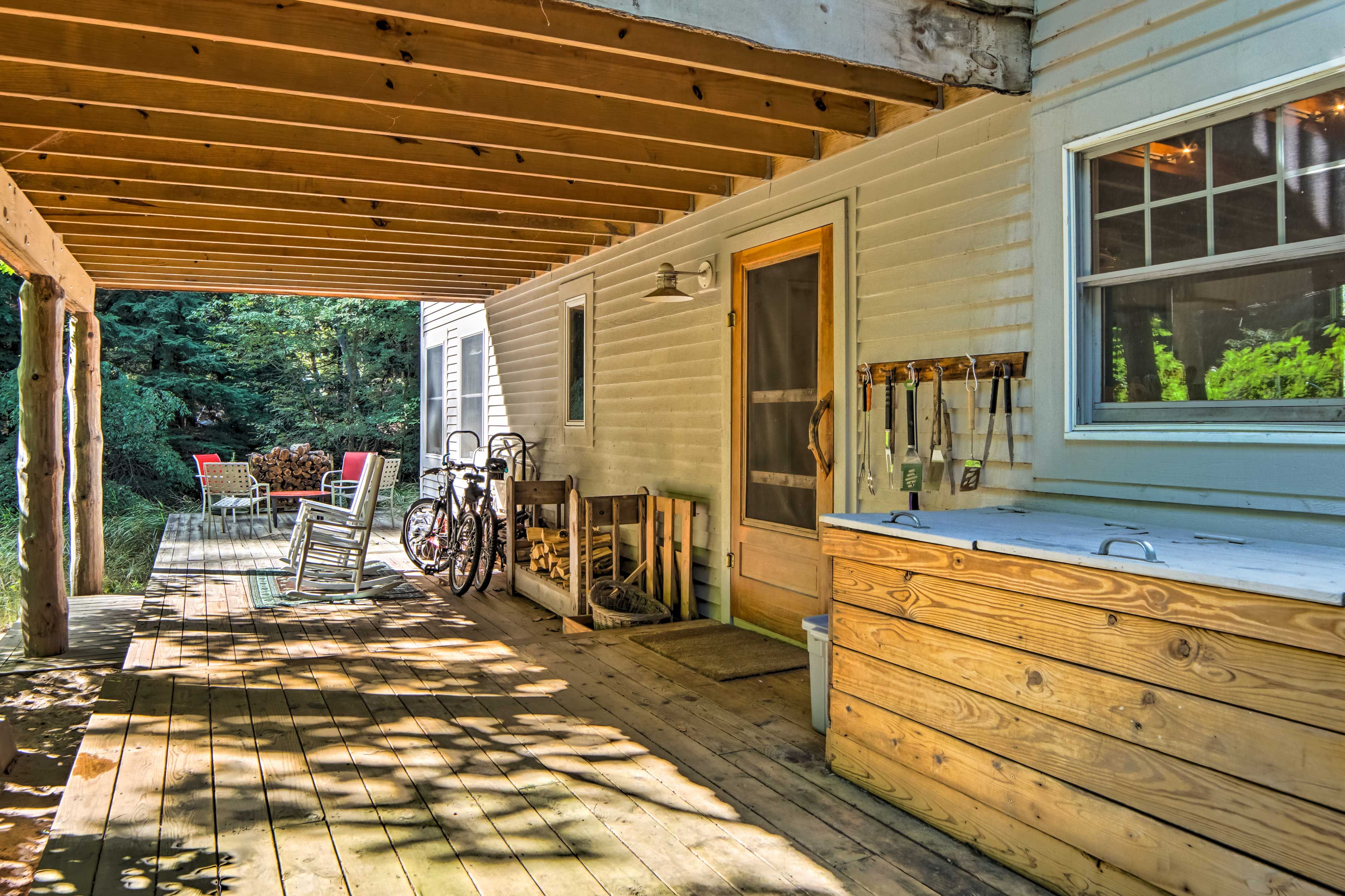 Patio | Outdoor Seating