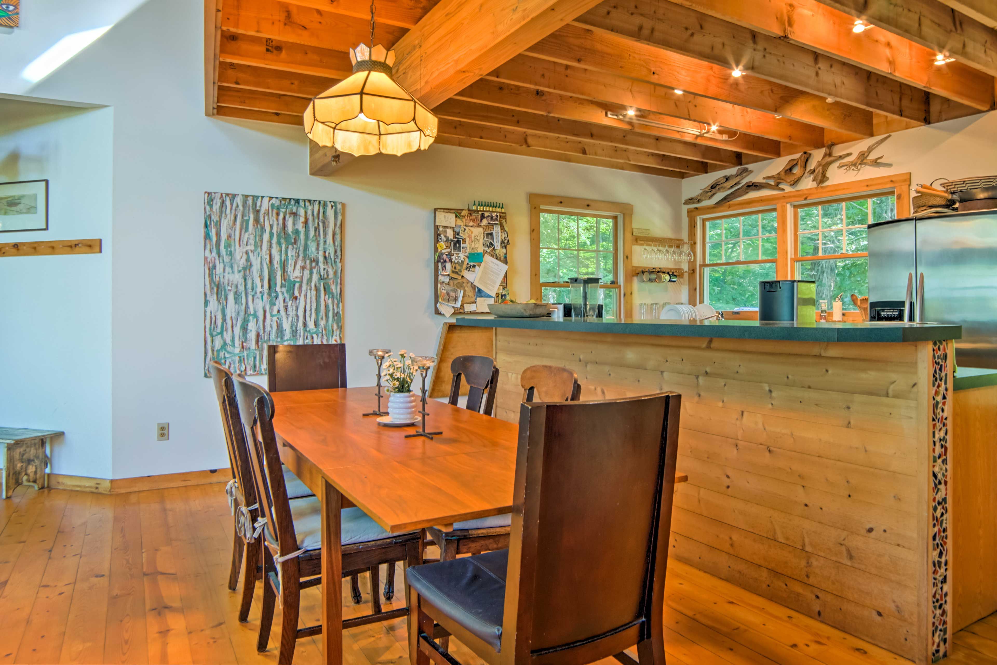 Dining Table | Dishware Provided