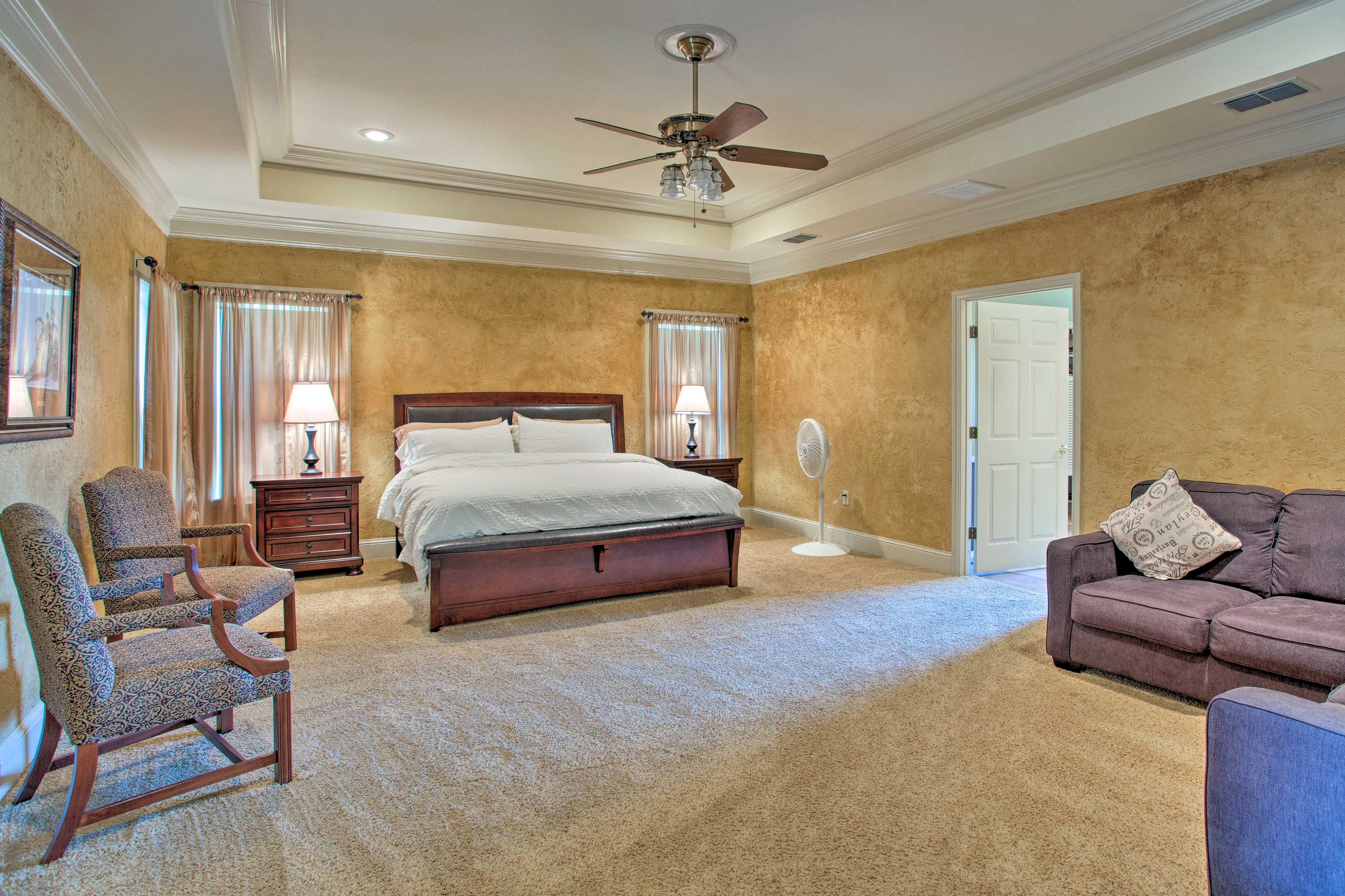Bedroom 1 | King Bed