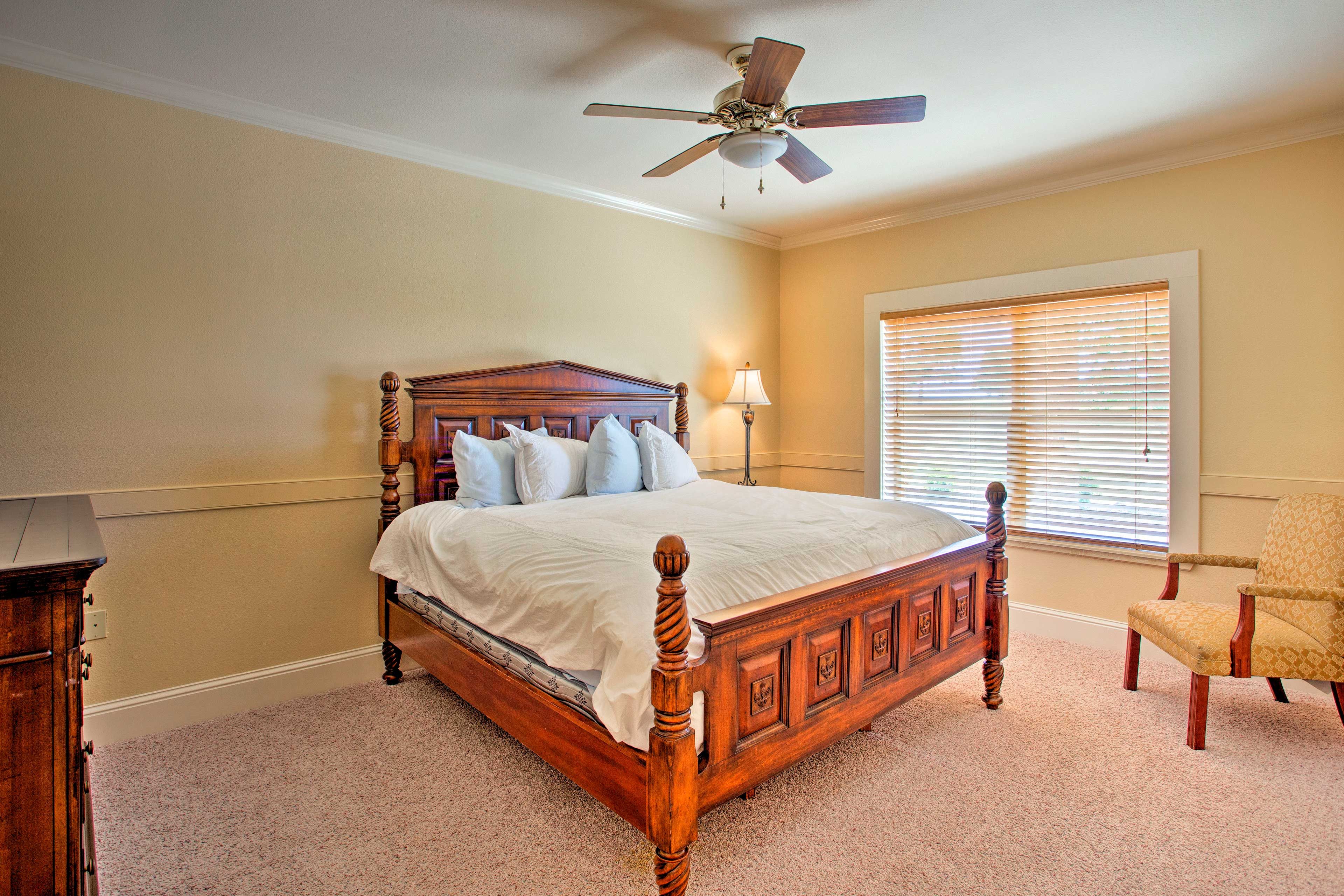Bedroom 2 | King Bed