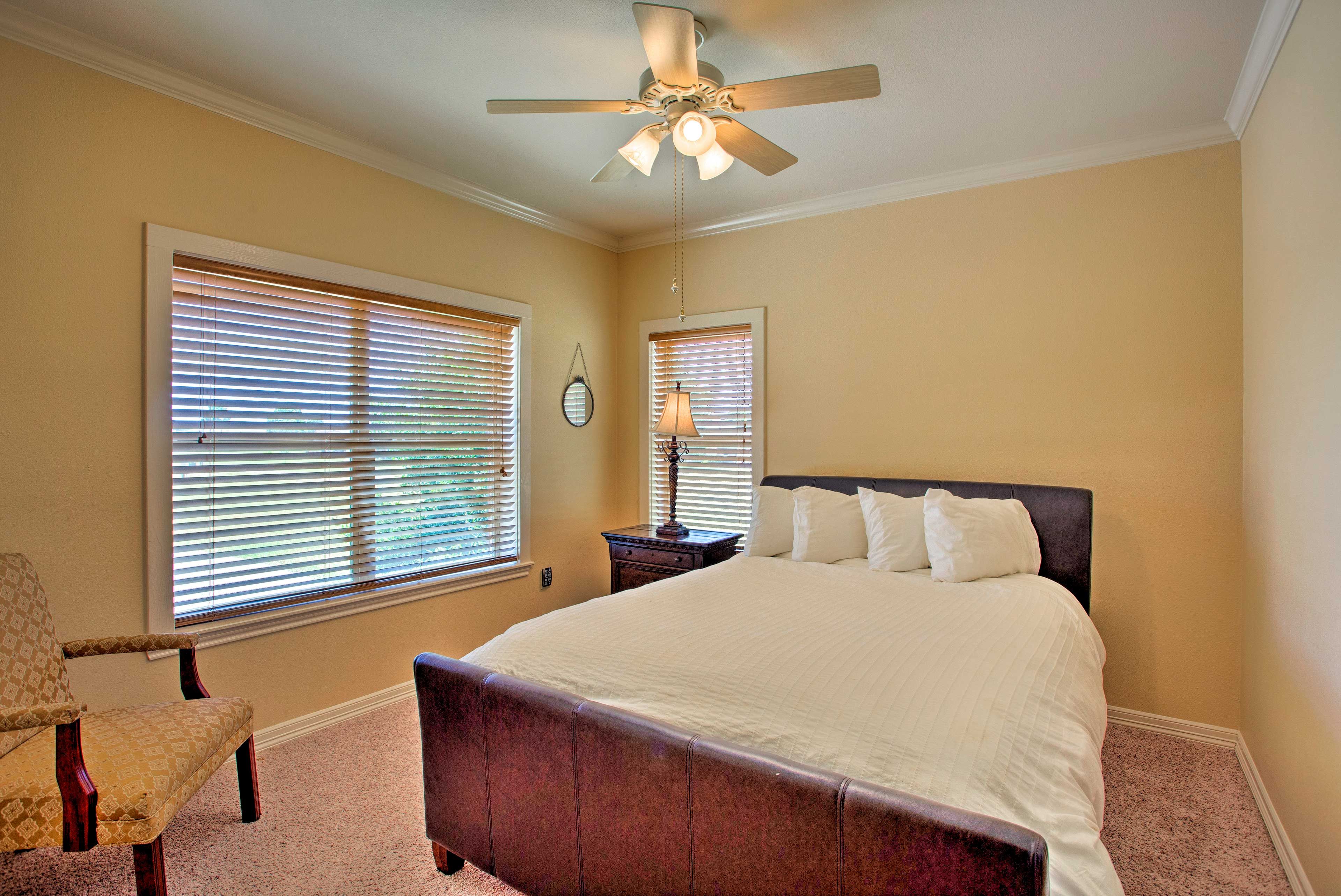 Bedroom 3 | King Bed