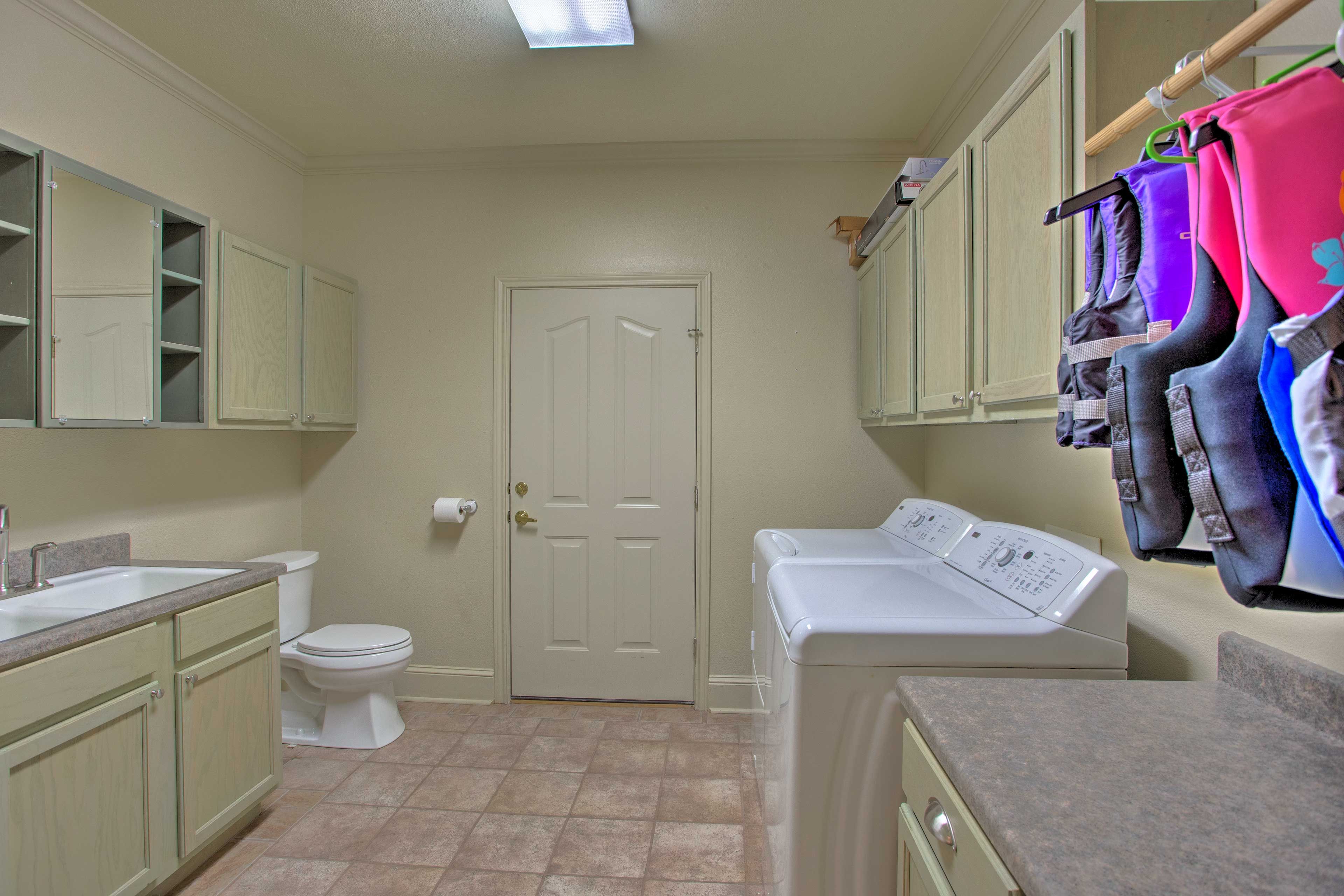 Washer & Dryer | Iron & Board