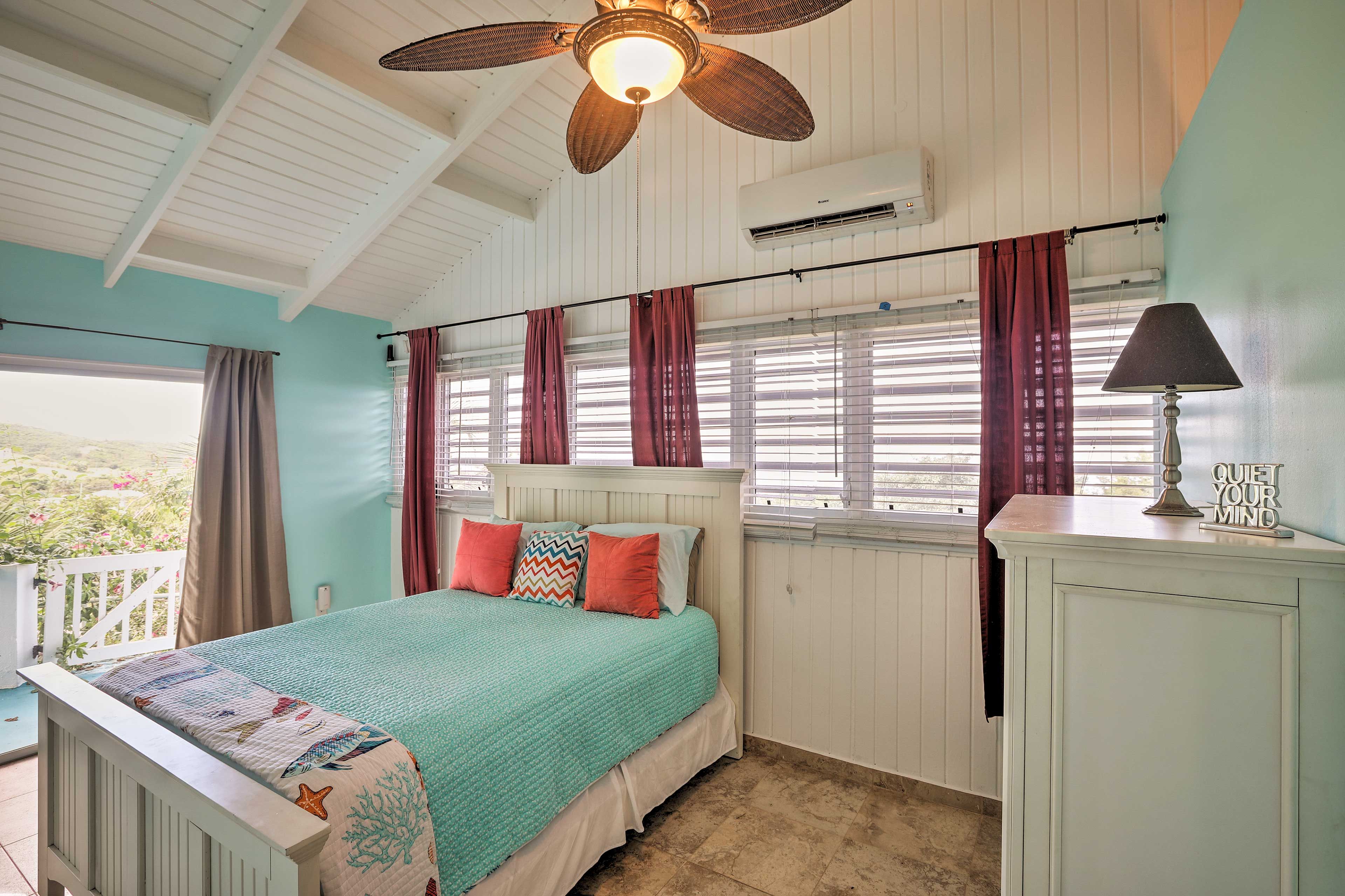 Bedroom 1 | Queen Bed