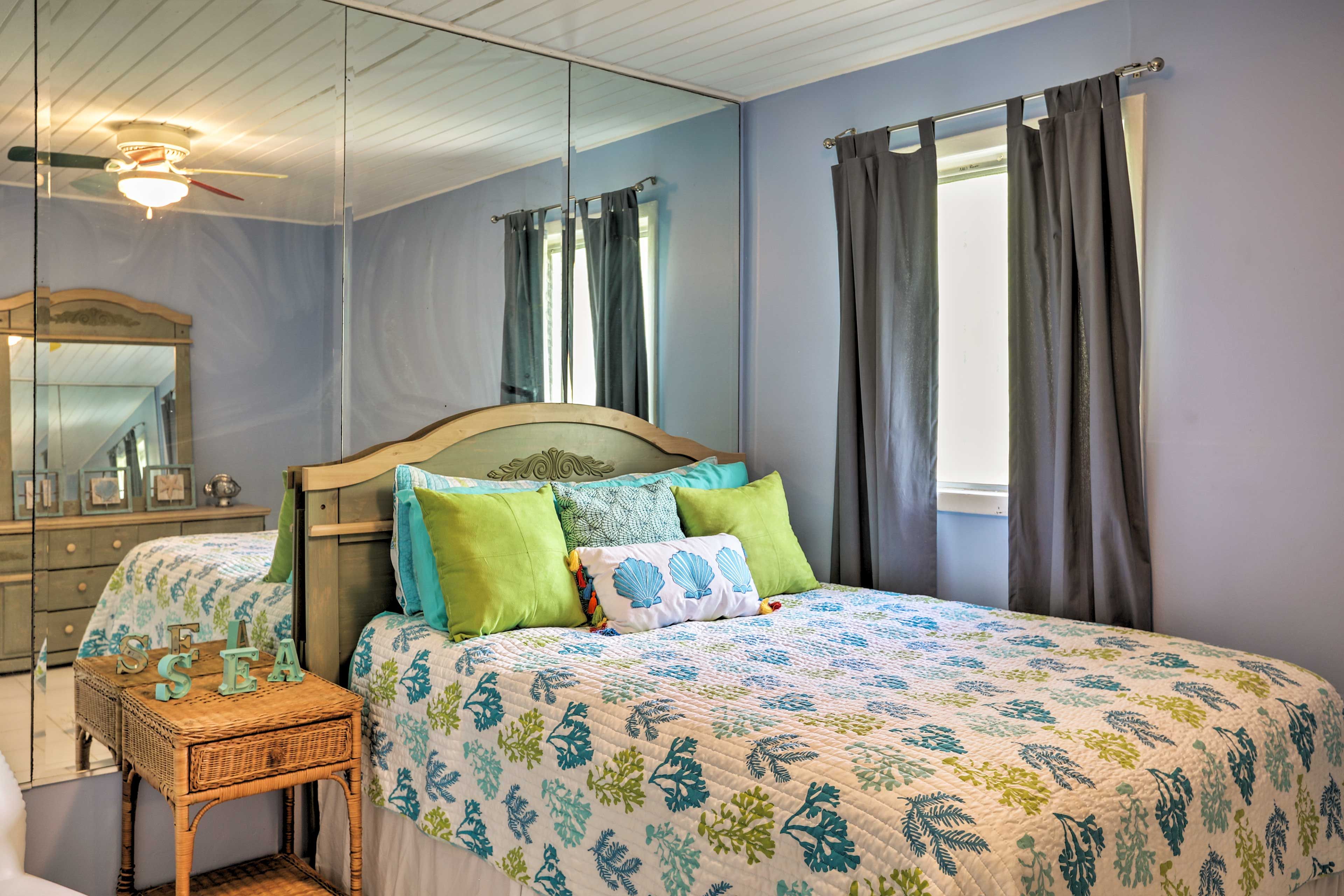 Bedroom 2 | Queen Bed
