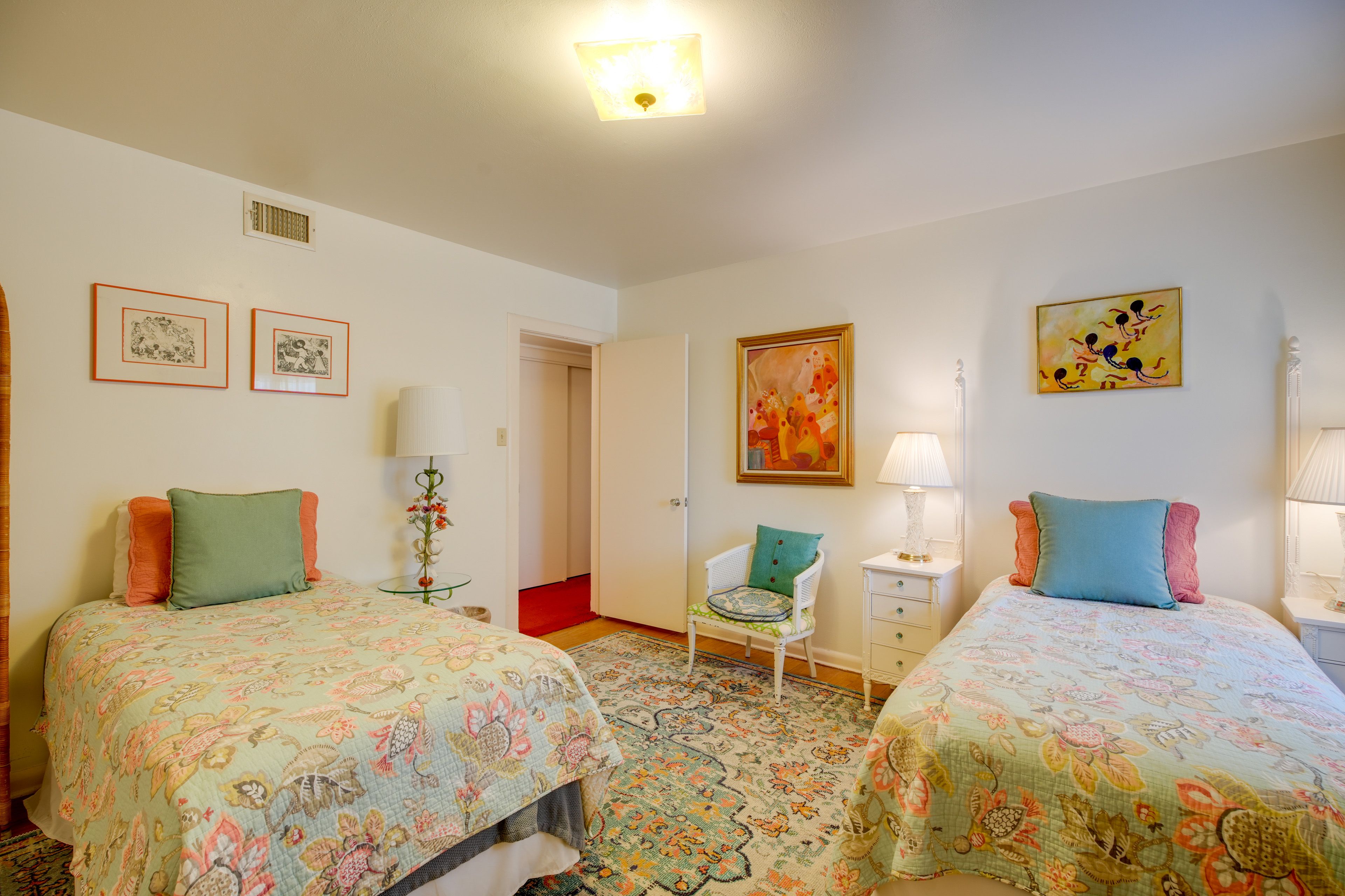 Bedroom 2 | 2 Twin Beds