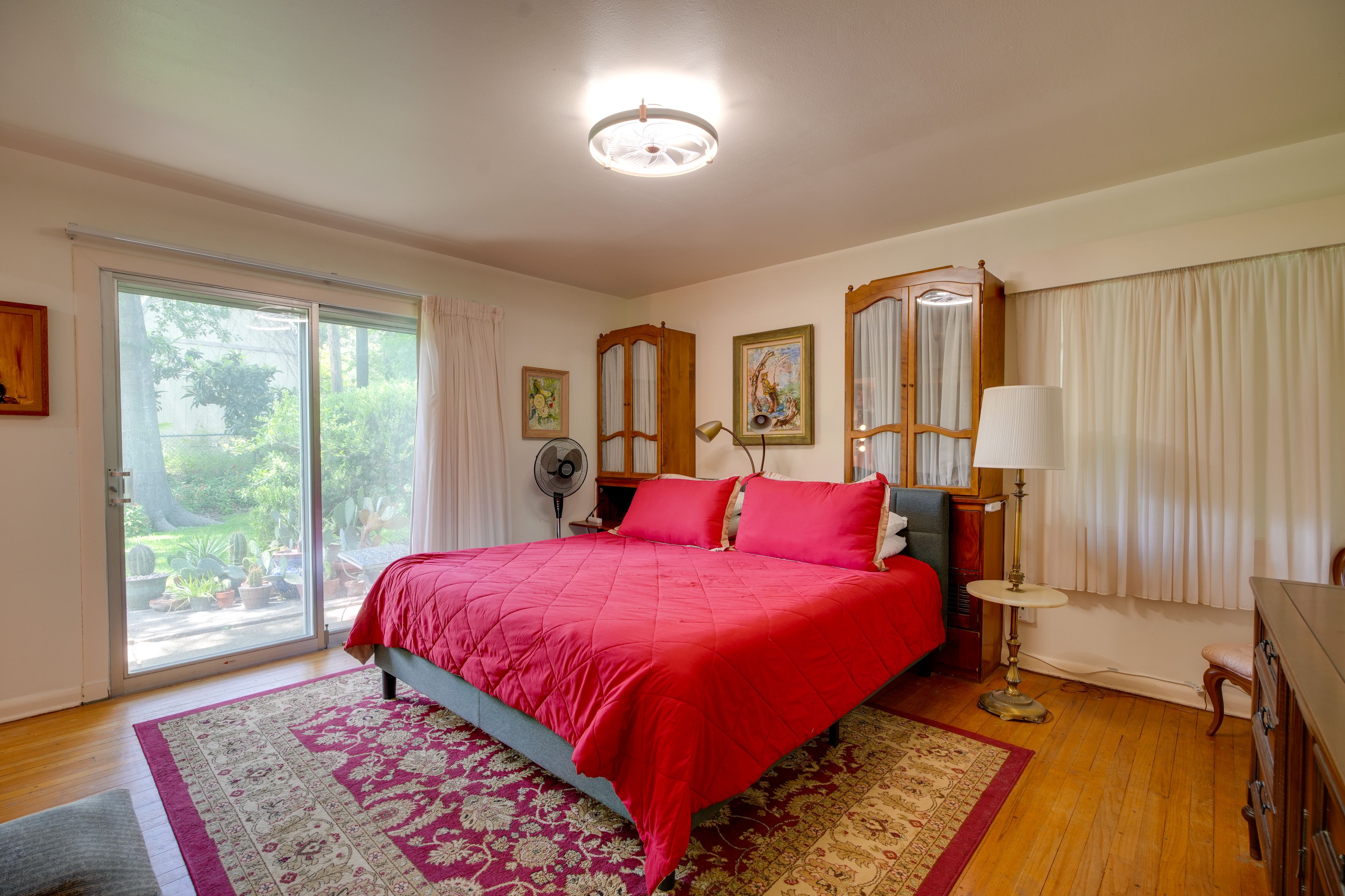 Bedroom 1 | King Bed