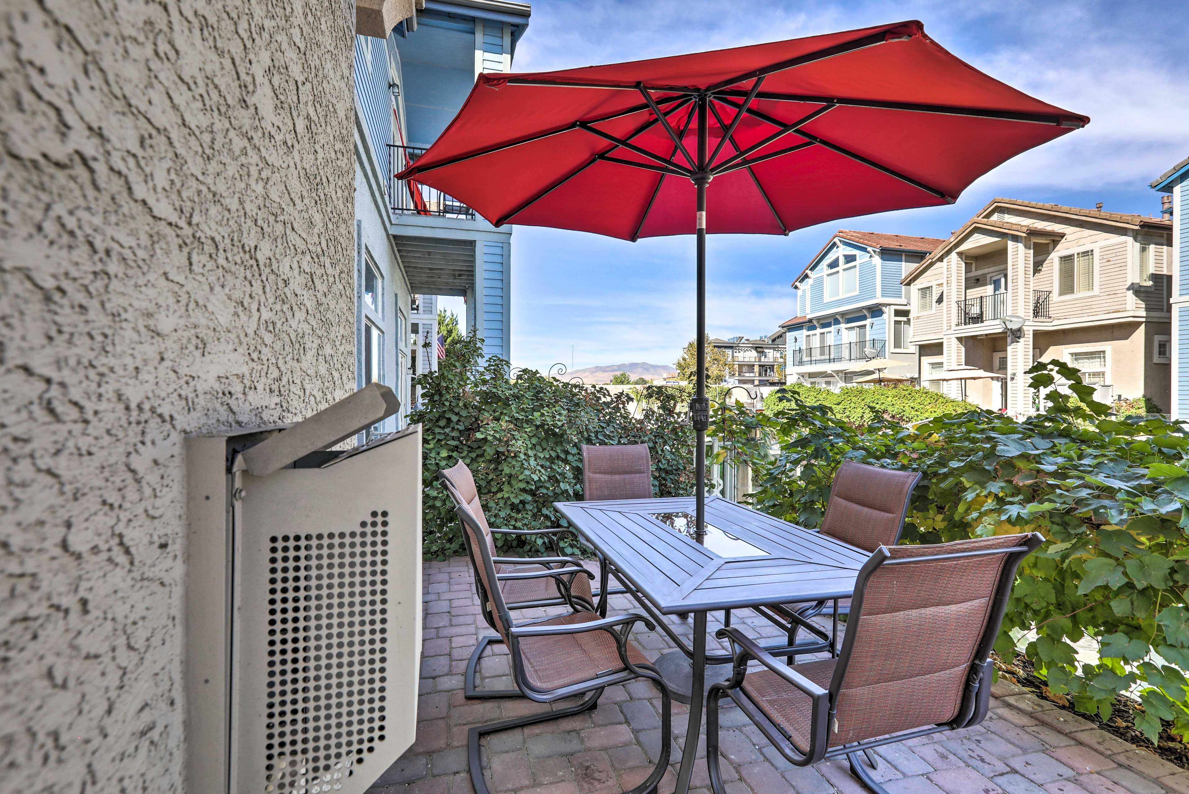 Private Exterior Space | Grill