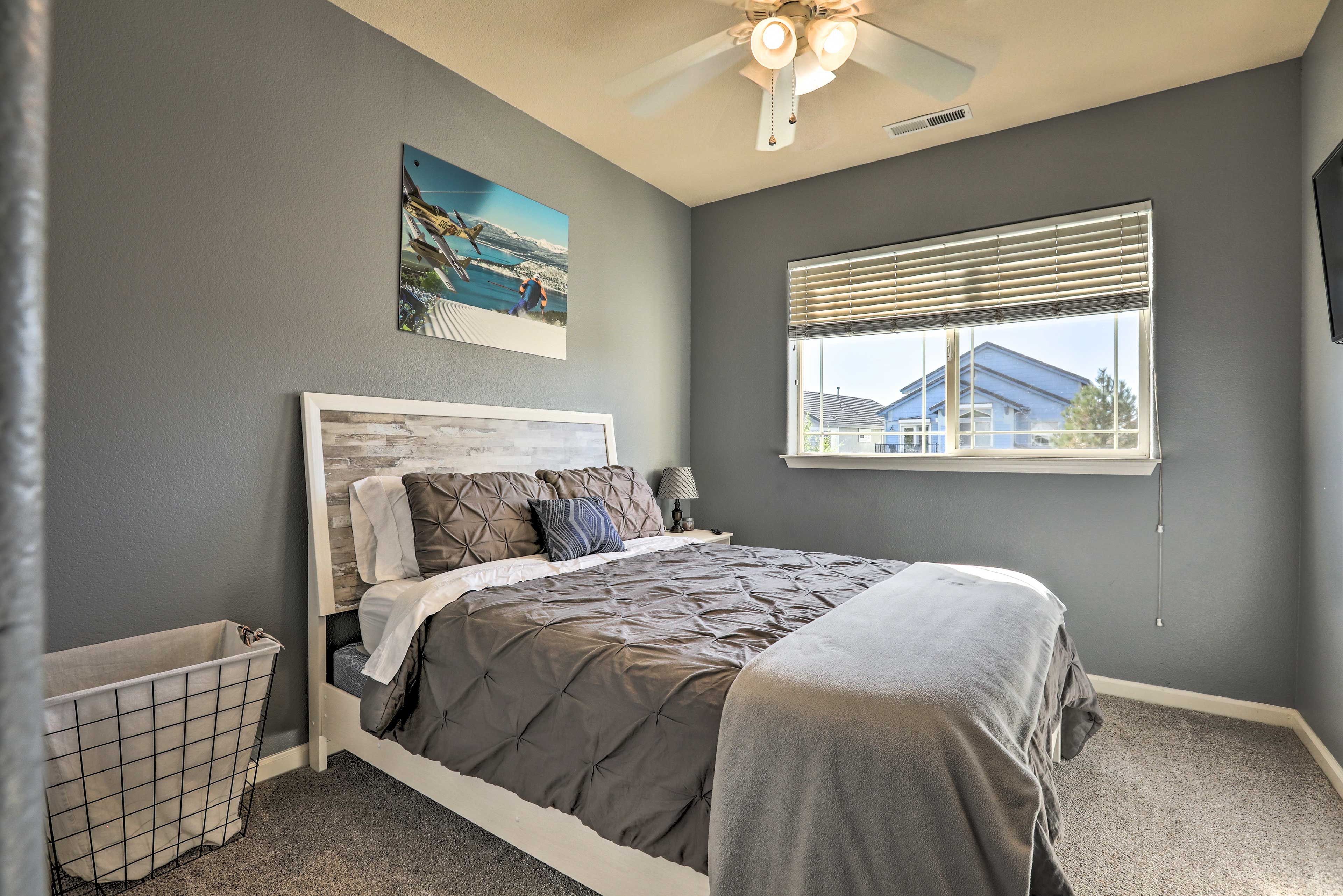 Bedroom 2 | Queen Bed