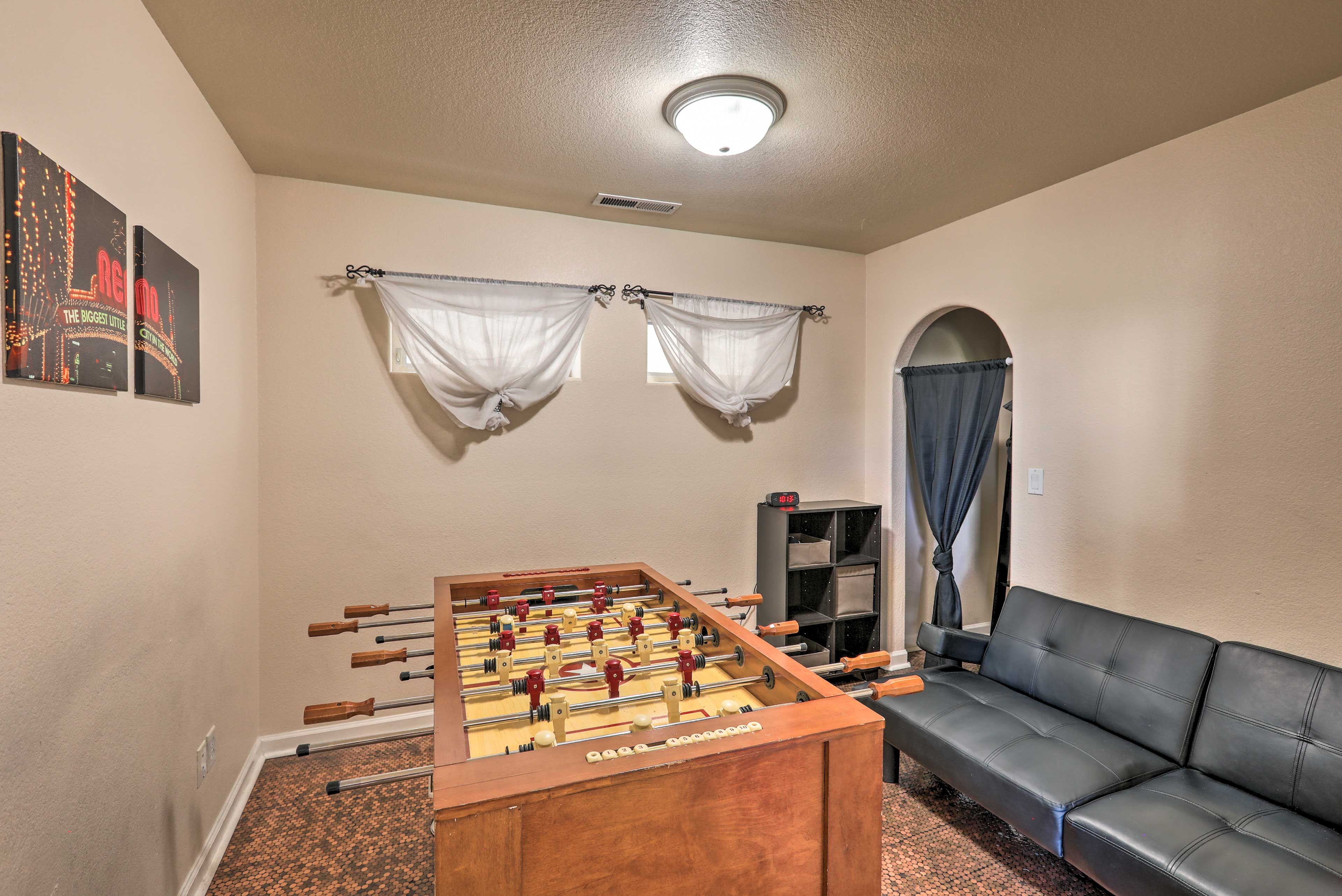 Game Room | Futon