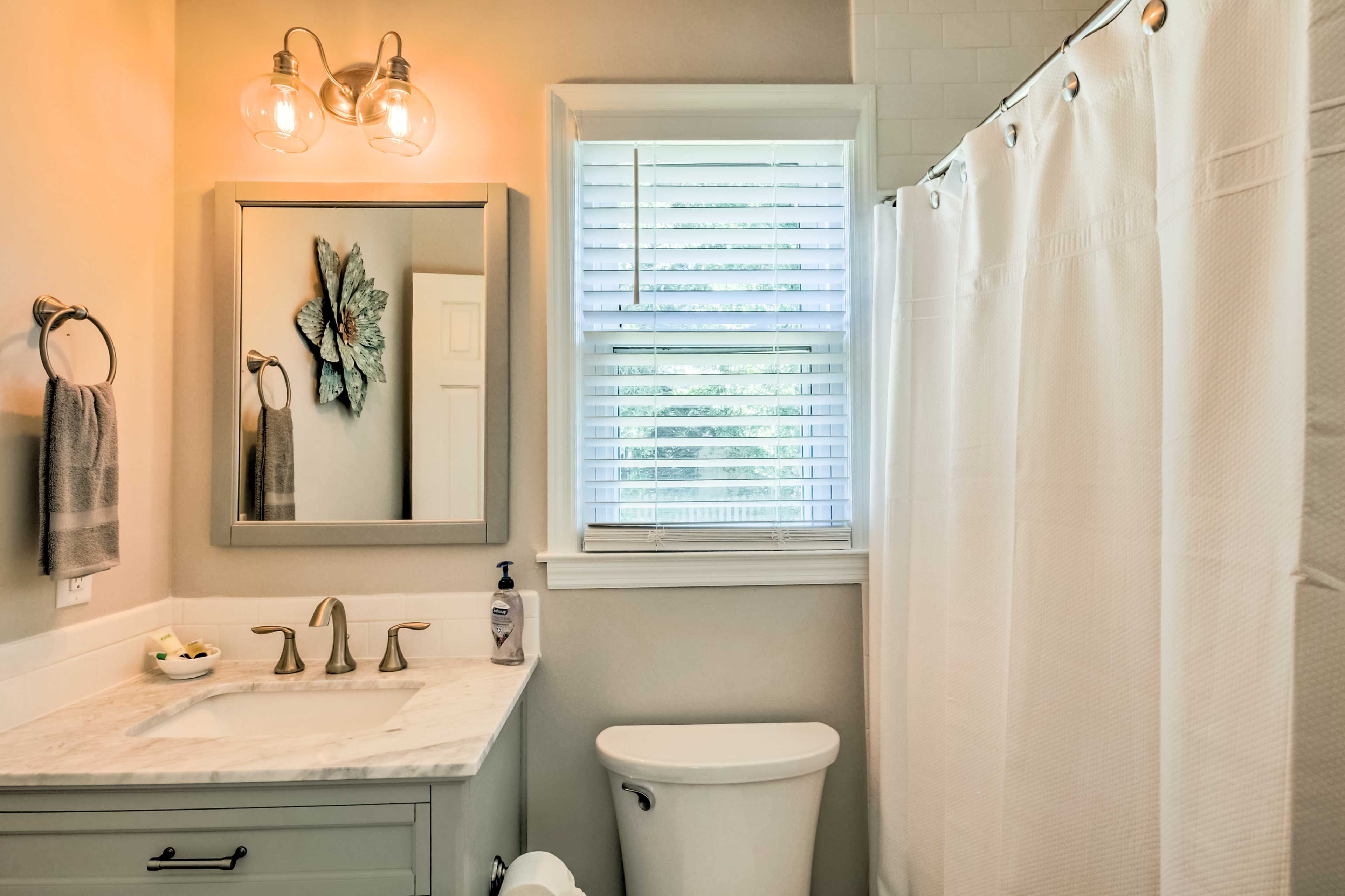 Bathroom | Towels Provided