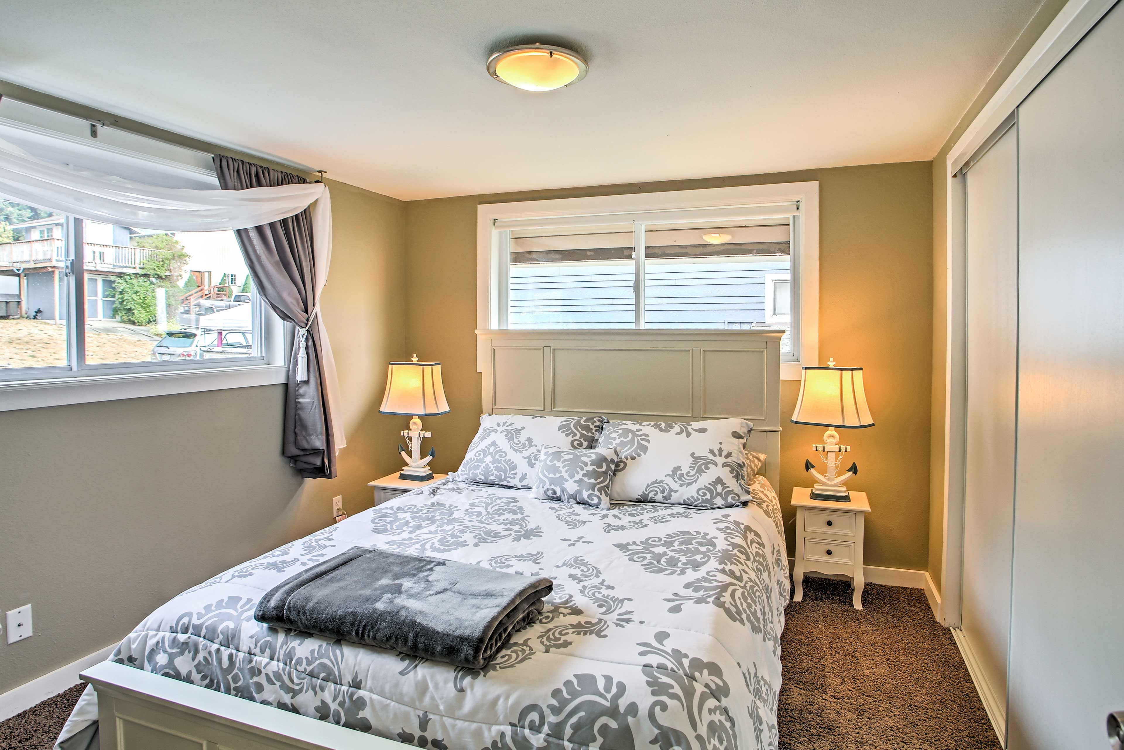 Bedroom 1 | Queen Bed | Linens Provided