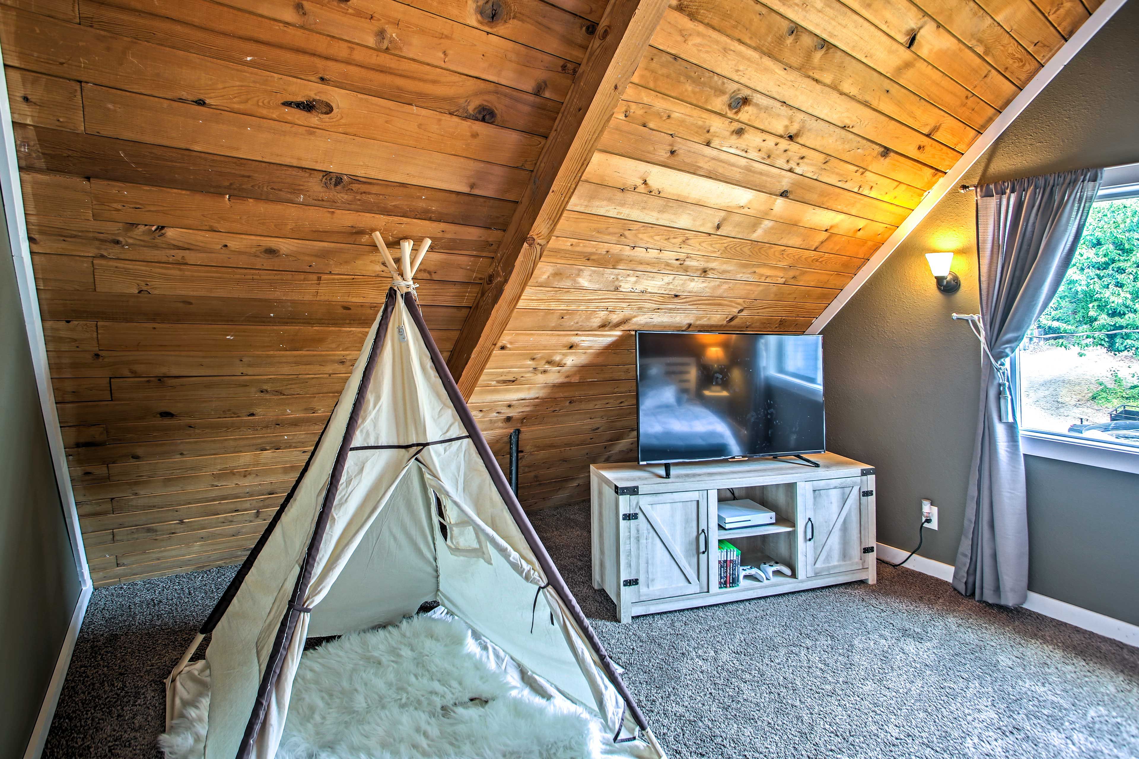 Bedroom 3 | Teepee Hut | NOTE: XboX has been removed