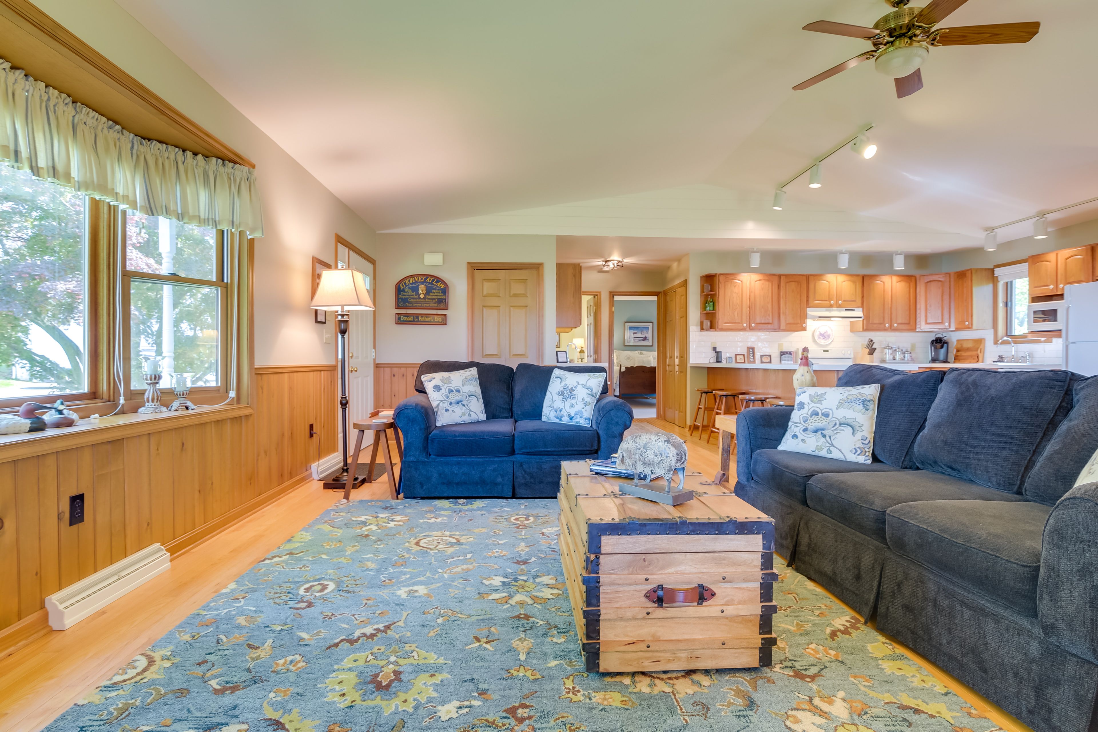 Living Room | Free WiFi | Homeowner On-Site | Queen Sleeper Sofa | TV