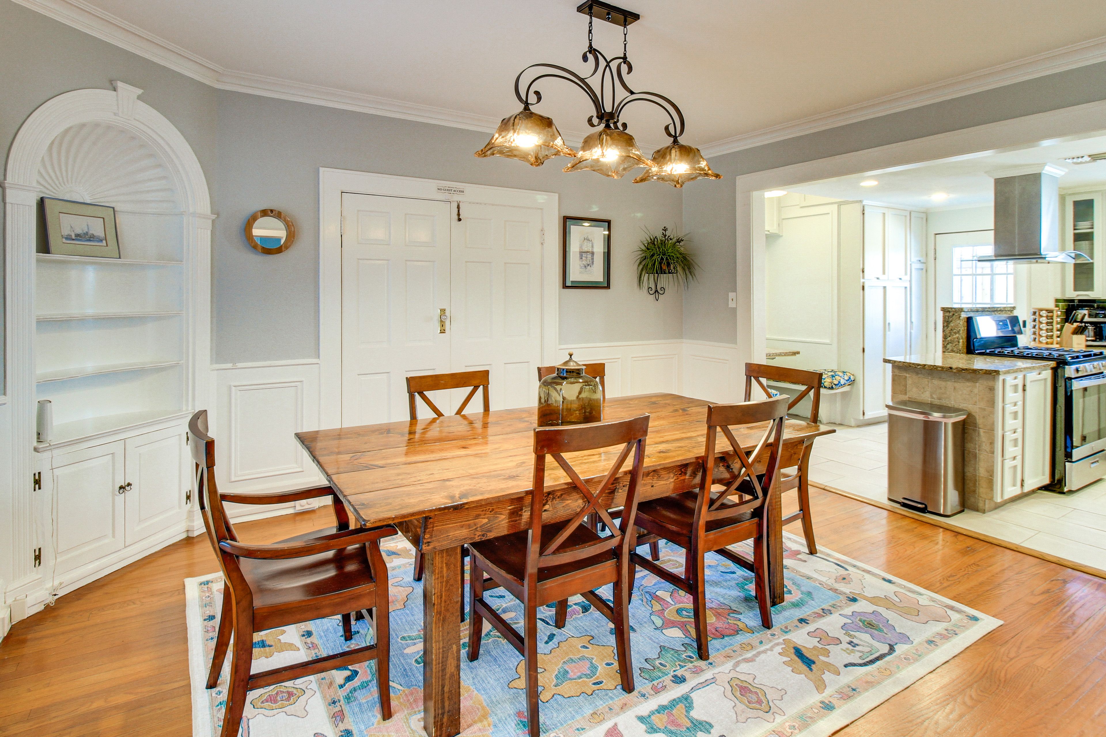 Dining Room | Kitchen | Free WiFi