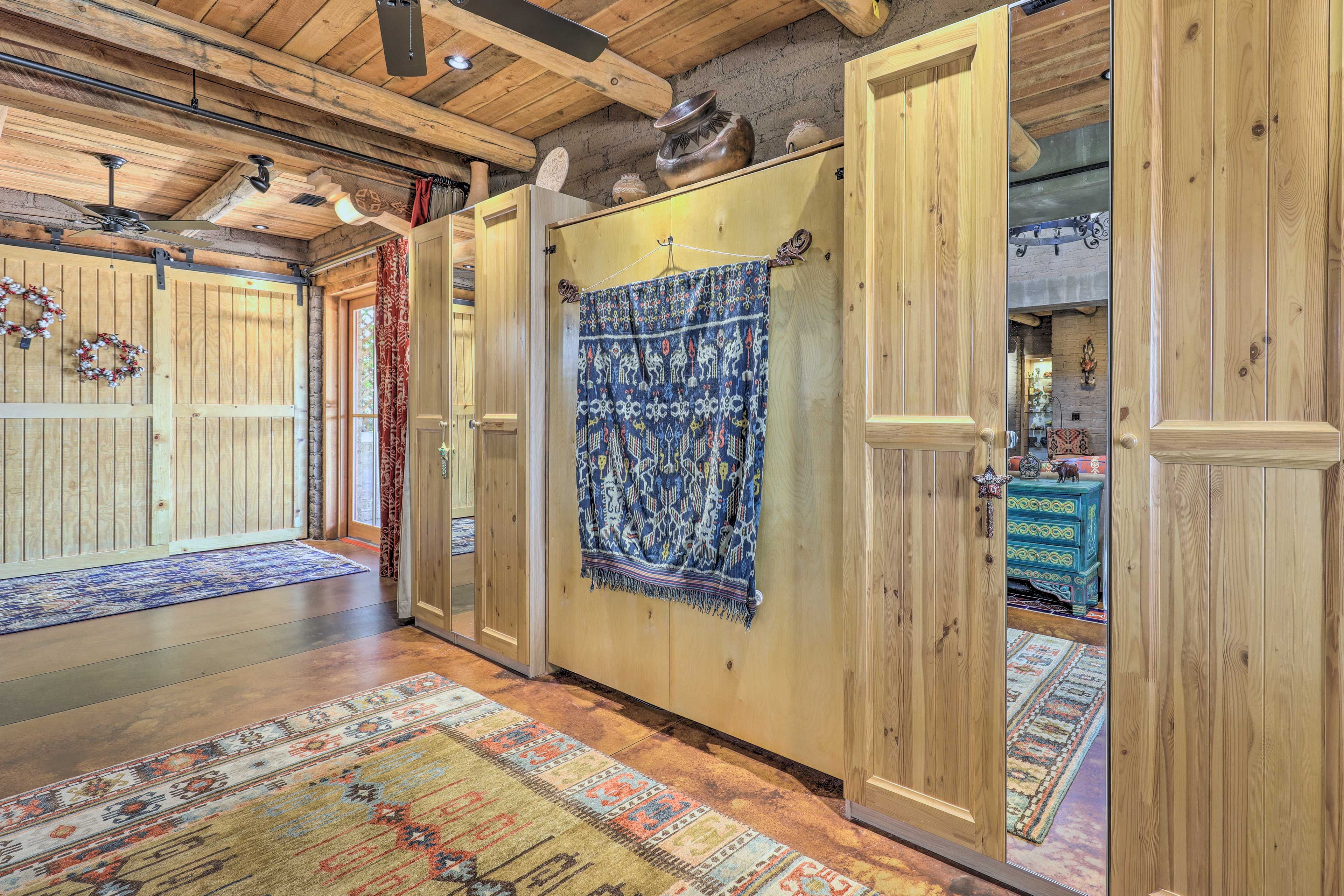 Bedroom 2 | Queen Murphy Bed